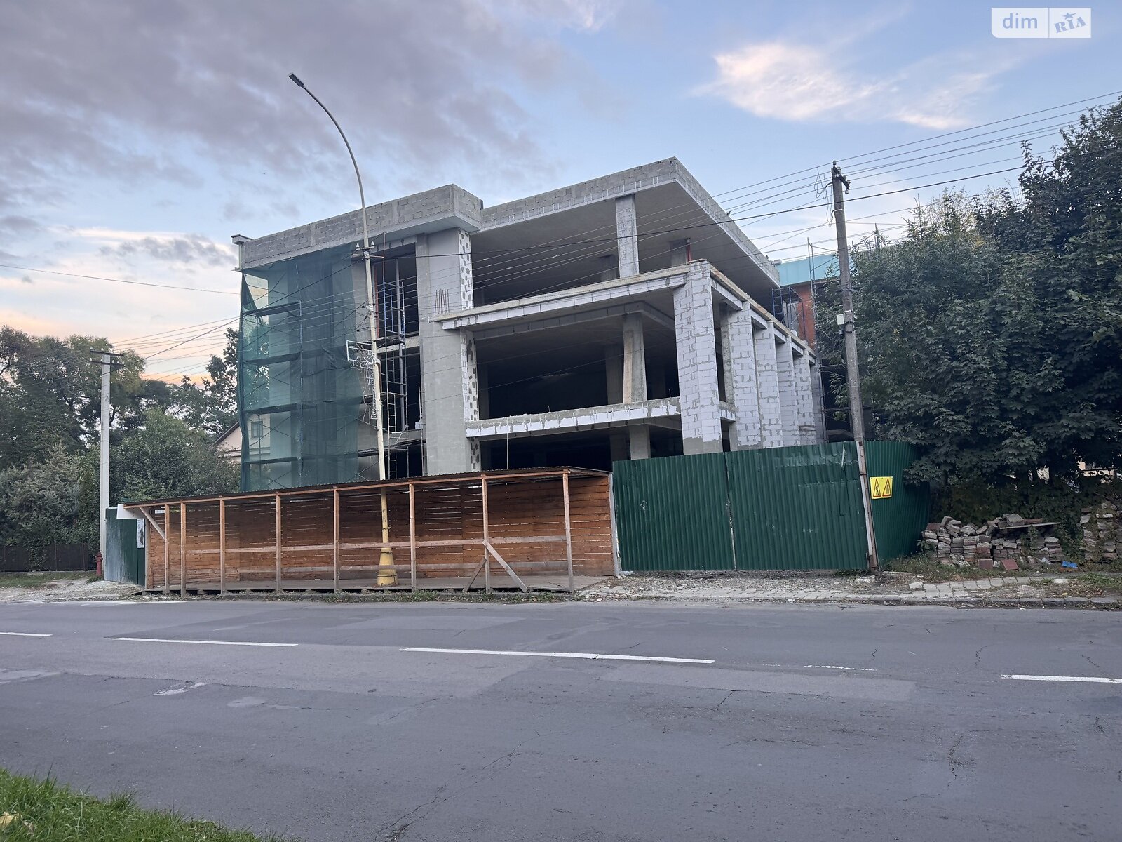 Коммерческое помещение в Ужгороде, продажа по Таможенная улица, район Центр, цена: 510 000 долларов за объект фото 1 Коммерческое помещение в Ужгороде, продажа по Таможенная улица, район Центр, цена: 510 000 долларов за объект фото 1