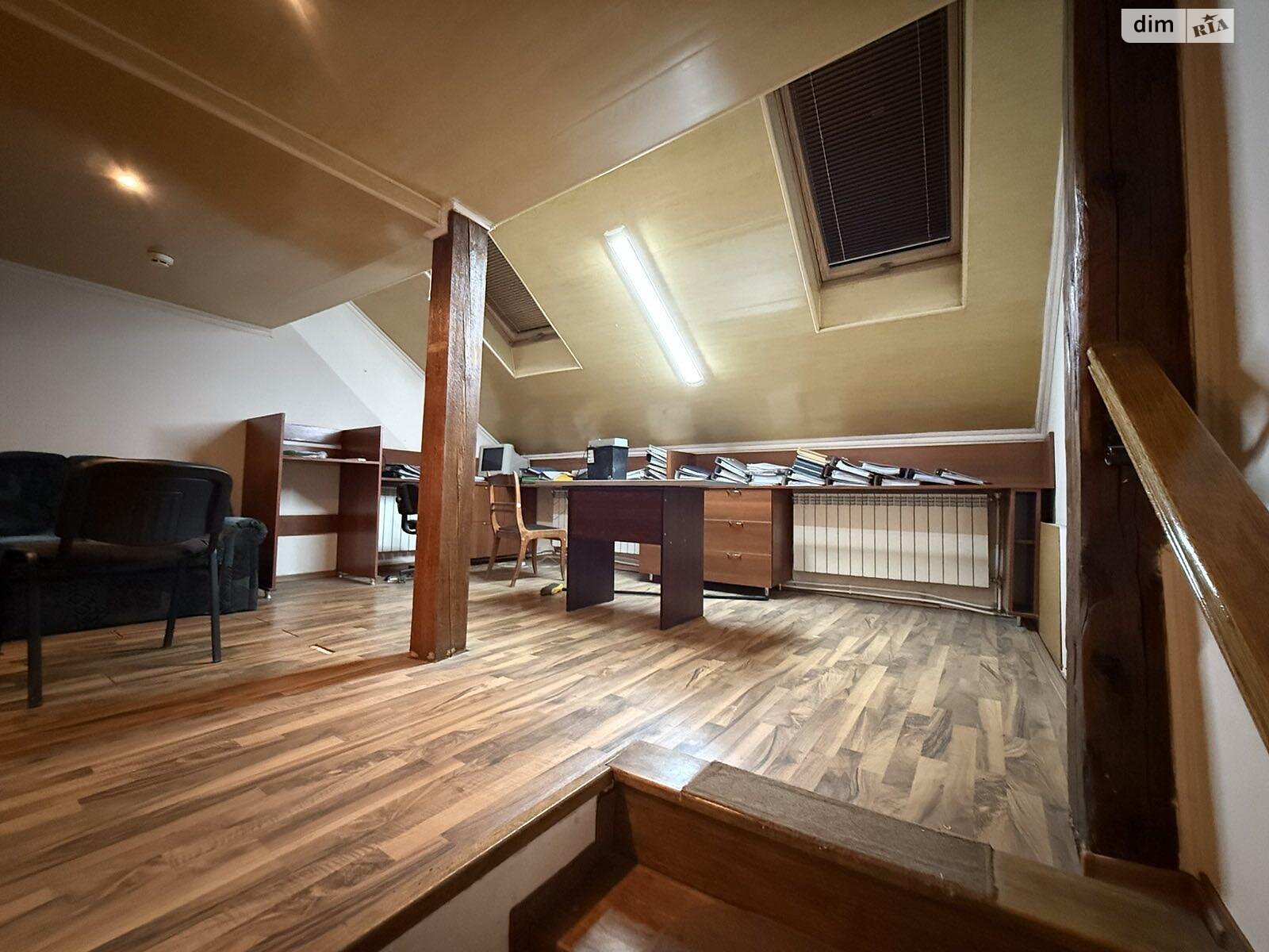 Коммерческое помещение в Ужгороде, продажа по Волошина улица 2, район Центр, цена: 105 000 долларов за объект фото 1 Коммерческое помещение в Ужгороде, продажа по Волошина улица 2, район Центр, цена: 105 000 долларов за объект фото 1