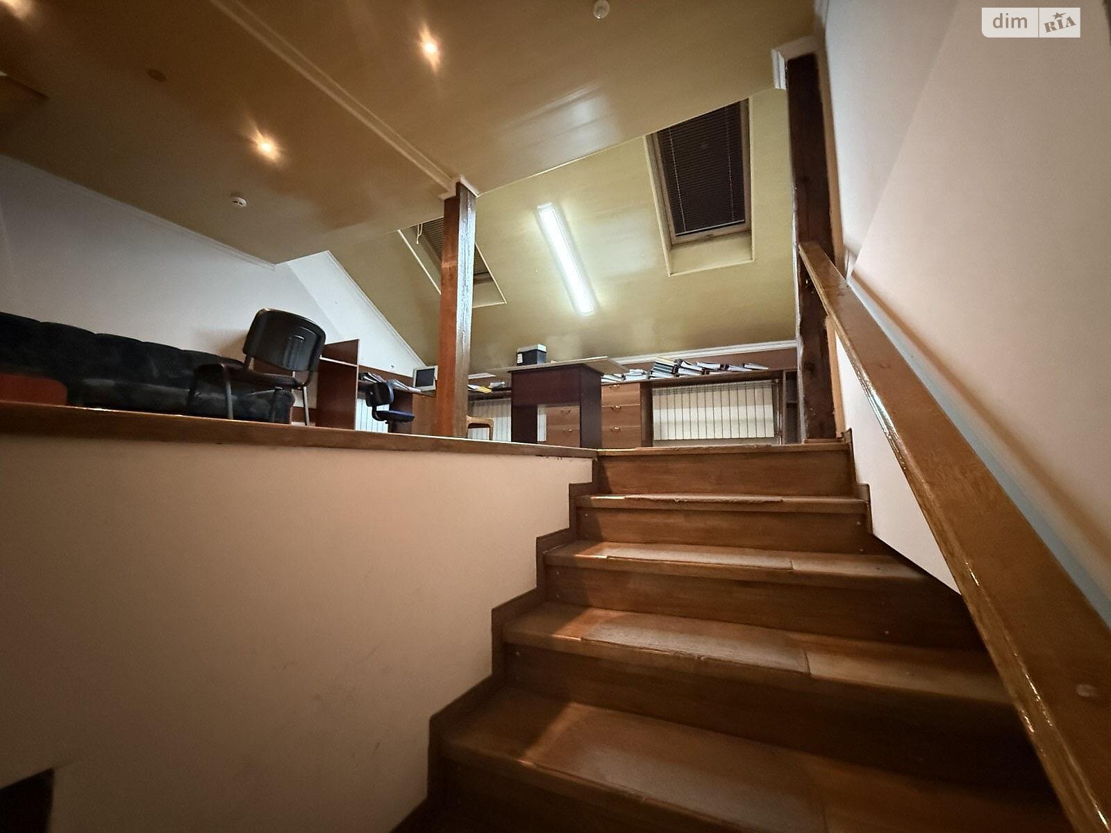 Коммерческое помещение в Ужгороде, продажа по Волошина улица 2, район Центр, цена: 105 000 долларов за объект фото 1 Коммерческое помещение в Ужгороде, продажа по Волошина улица 2, район Центр, цена: 105 000 долларов за объект фото 1