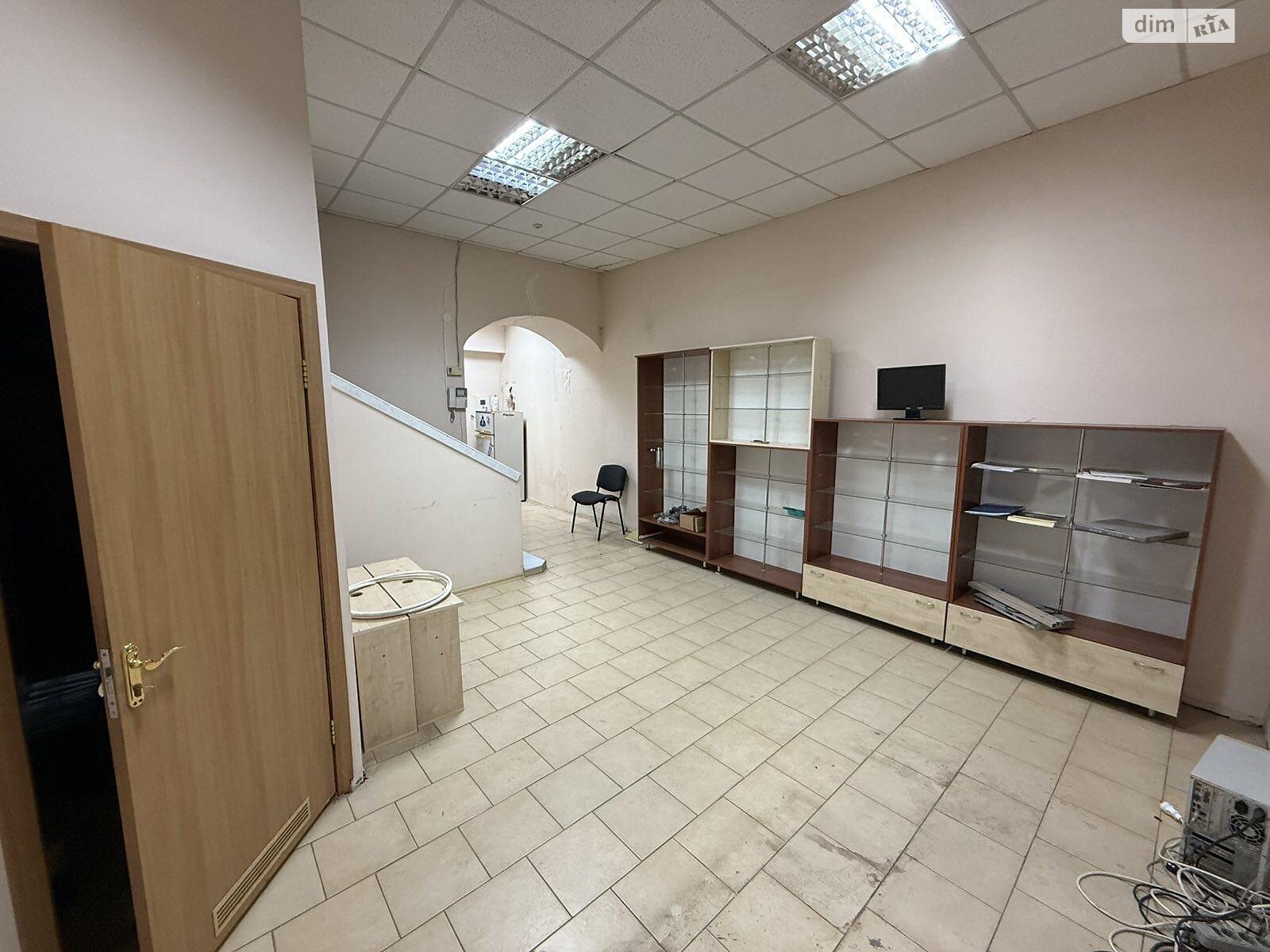 Коммерческое помещение в Ужгороде, продажа по Волошина улица 2, район Центр, цена: 105 000 долларов за объект фото 1 Коммерческое помещение в Ужгороде, продажа по Волошина улица 2, район Центр, цена: 105 000 долларов за объект фото 1