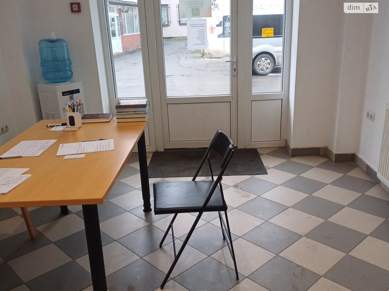 Коммерческое помещение в Ужгороде, продажа по ул. Митрака, район Вербнык, цена: 120 000 долларов за объект фото 1 Коммерческое помещение в Ужгороде, продажа по ул. Митрака, район Вербнык, цена: 120 000 долларов за объект фото 1