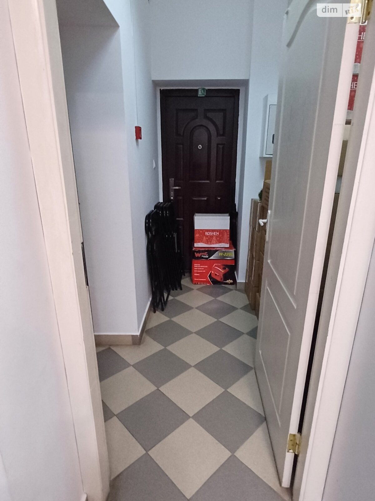 Коммерческое помещение в Ужгороде, продажа по ул. Митрака, район Вербнык, цена: 120 000 долларов за объект фото 1 Коммерческое помещение в Ужгороде, продажа по ул. Митрака, район Вербнык, цена: 120 000 долларов за объект фото 1
