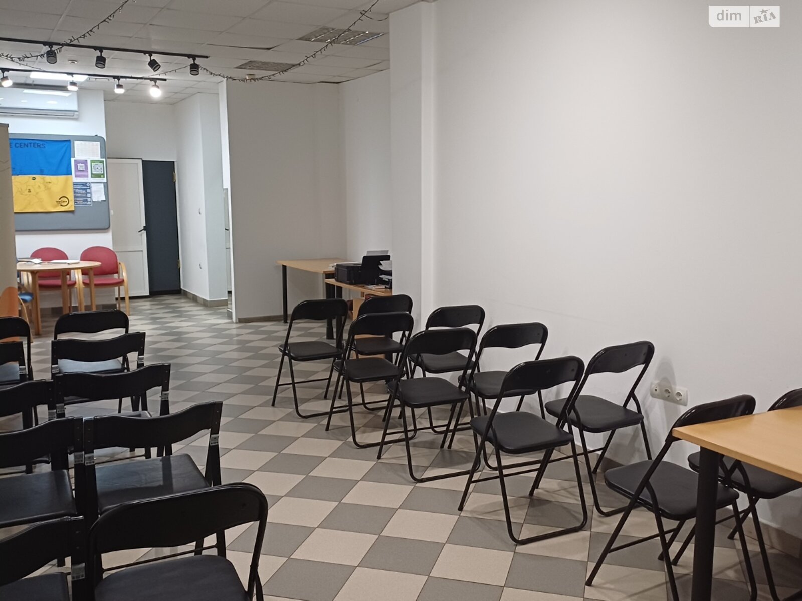 Коммерческое помещение в Ужгороде, продажа по ул. Митрака, район Вербнык, цена: 120 000 долларов за объект фото 1 Коммерческое помещение в Ужгороде, продажа по ул. Митрака, район Вербнык, цена: 120 000 долларов за объект фото 1