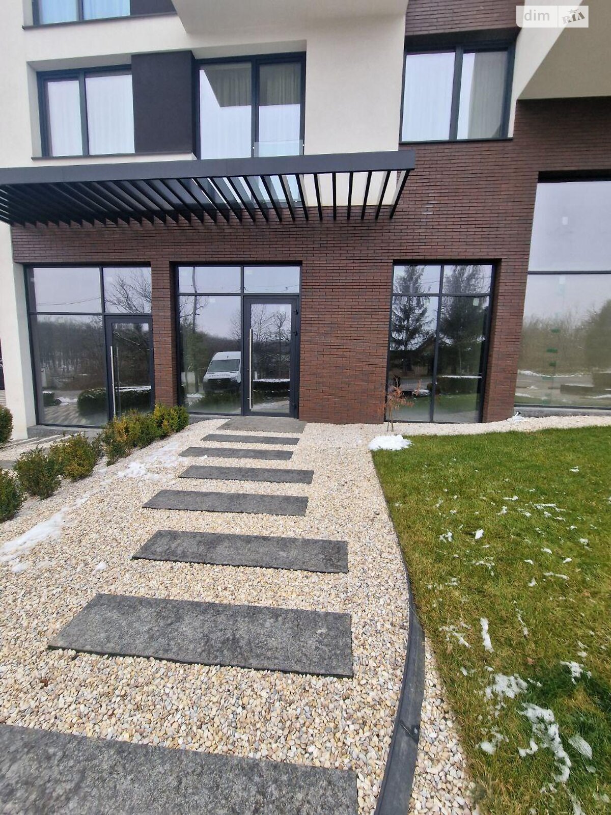 Коммерческое помещение в Ужгороде, продажа по Запорожская улица, район Червеница, цена: 250 000 долларов за объект фото 1 Коммерческое помещение в Ужгороде, продажа по Запорожская улица, район Червеница, цена: 250 000 долларов за объект фото 1