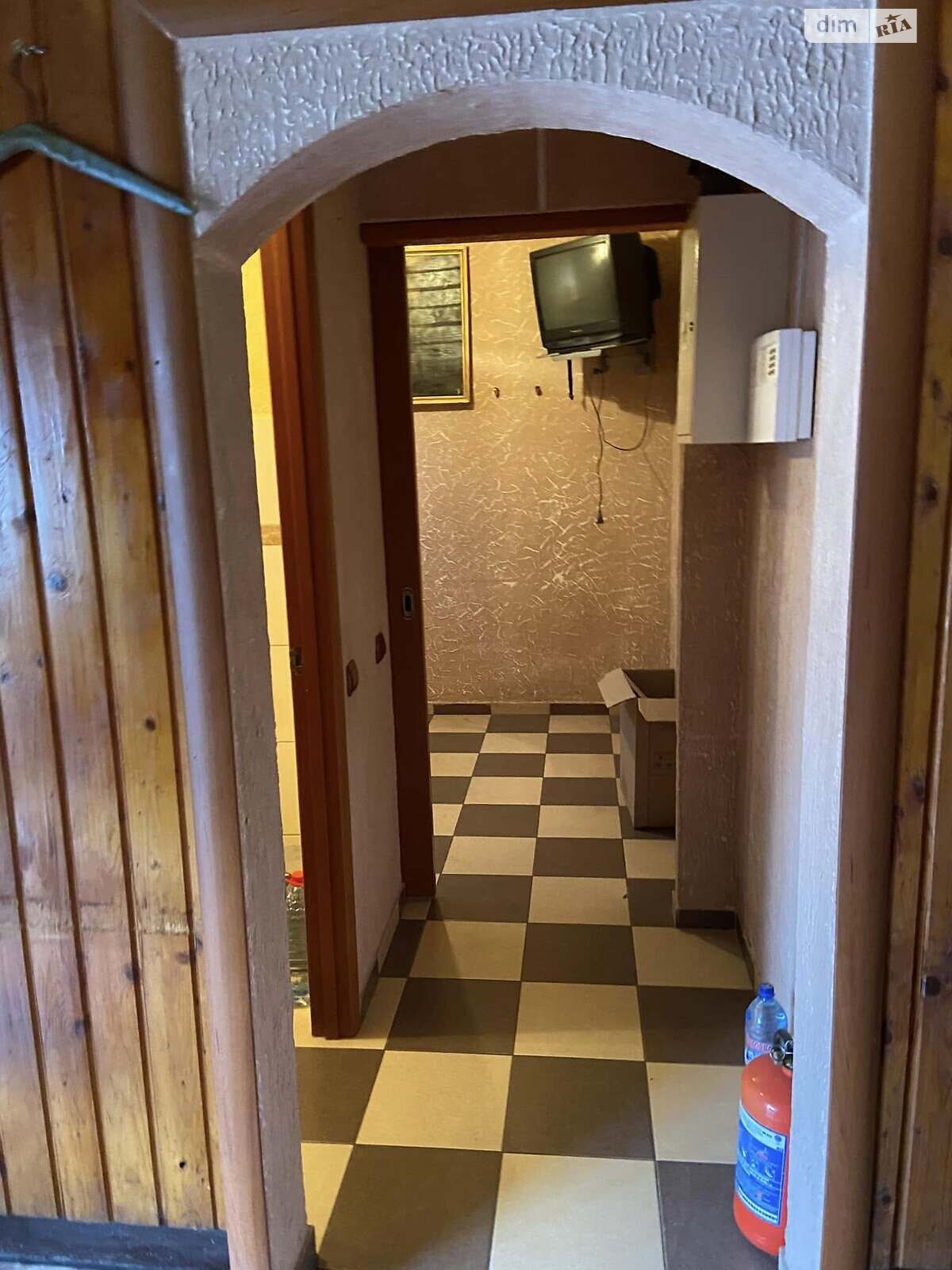 Коммерческое помещение в Ужгороде, Заньковецкой улица 93, цена: продажи 25 000 долларов за объект фото 1 Коммерческое помещение в Ужгороде, Заньковецкой улица 93, цена продажи: 25 000 долларов за объект фото 1