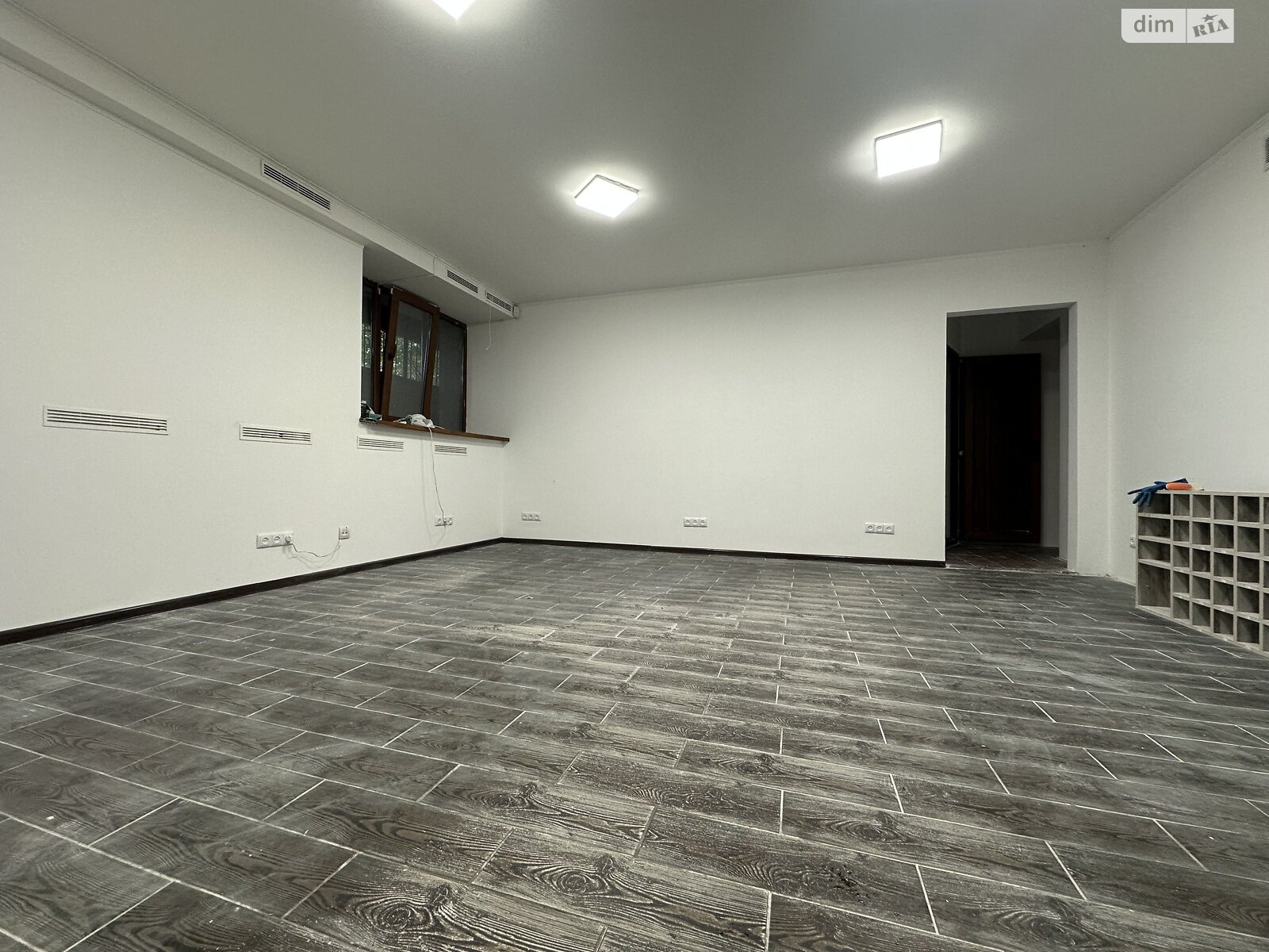 Комерційне приміщення в Вінниці, продаж по Володимира Антоновича вулиця 20, район Ближнє замостя, ціна: 77 000 доларів за об’єкт фото 1 Комерційне приміщення в Вінниці, продаж по Володимира Антоновича вулиця 20, район Ближнє замостя, ціна: 77 000 доларів за об’єкт фото 1