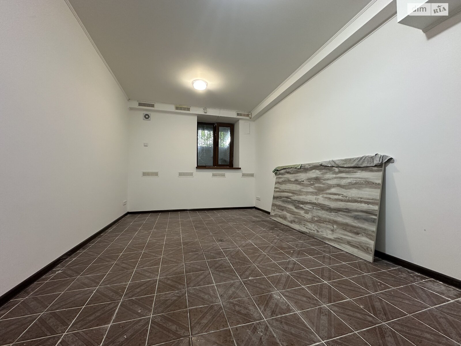 Комерційне приміщення в Вінниці, продаж по Володимира Антоновича вулиця 20, район Ближнє замостя, ціна: 77 000 доларів за об’єкт фото 1 Комерційне приміщення в Вінниці, продаж по Володимира Антоновича вулиця 20, район Ближнє замостя, ціна: 77 000 доларів за об’єкт фото 1