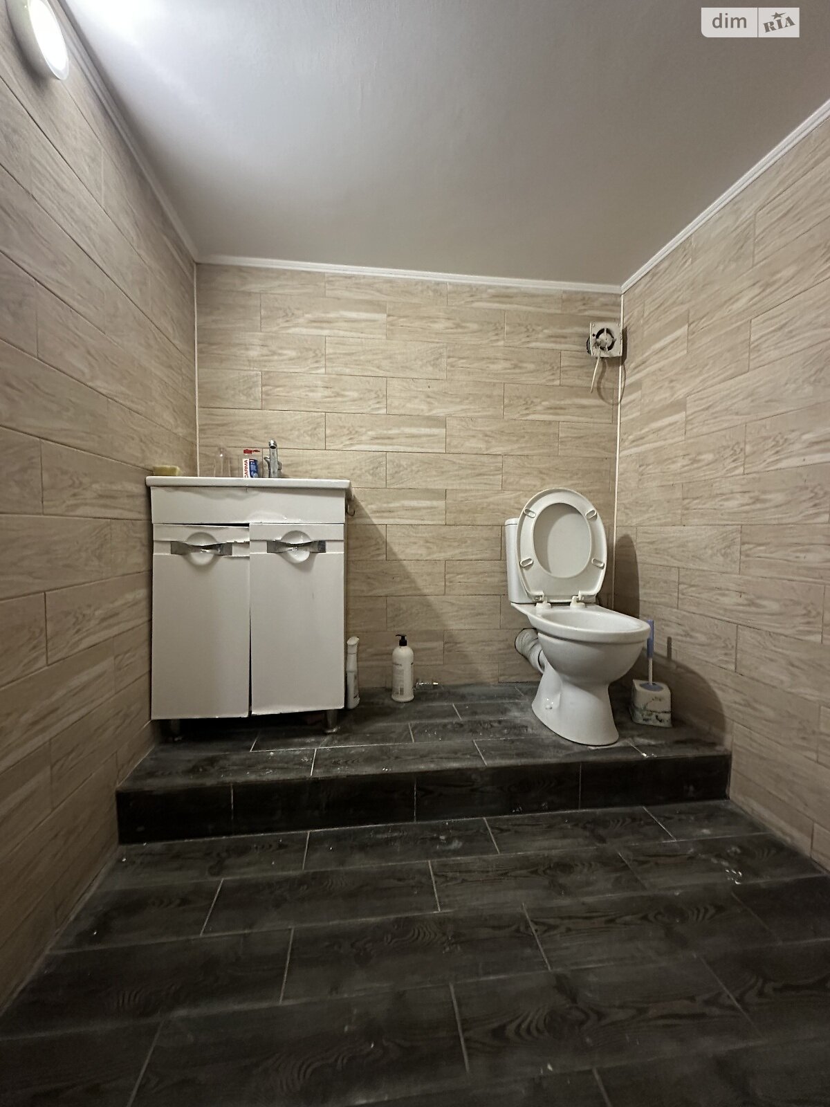 Комерційне приміщення в Вінниці, продаж по Володимира Антоновича вулиця 20, район Ближнє замостя, ціна: 77 000 доларів за об’єкт фото 1 Комерційне приміщення в Вінниці, продаж по Володимира Антоновича вулиця 20, район Ближнє замостя, ціна: 77 000 доларів за об’єкт фото 1