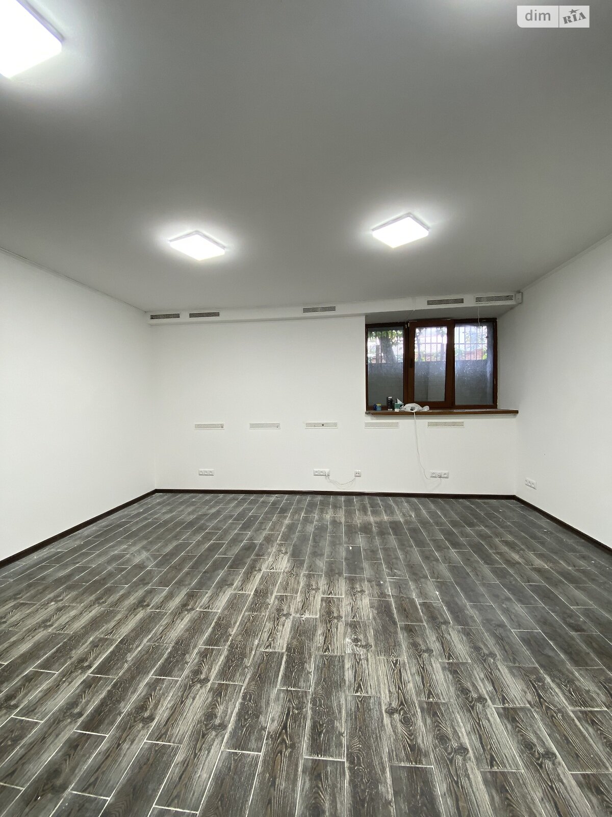 Комерційне приміщення в Вінниці, продаж по Володимира Антоновича вулиця, район Ближнє замостя, ціна: 77 000 доларів за об’єкт фото 1 Комерційне приміщення в Вінниці, продаж по Володимира Антоновича вулиця, район Ближнє замостя, ціна: 77 000 доларів за об’єкт фото 1