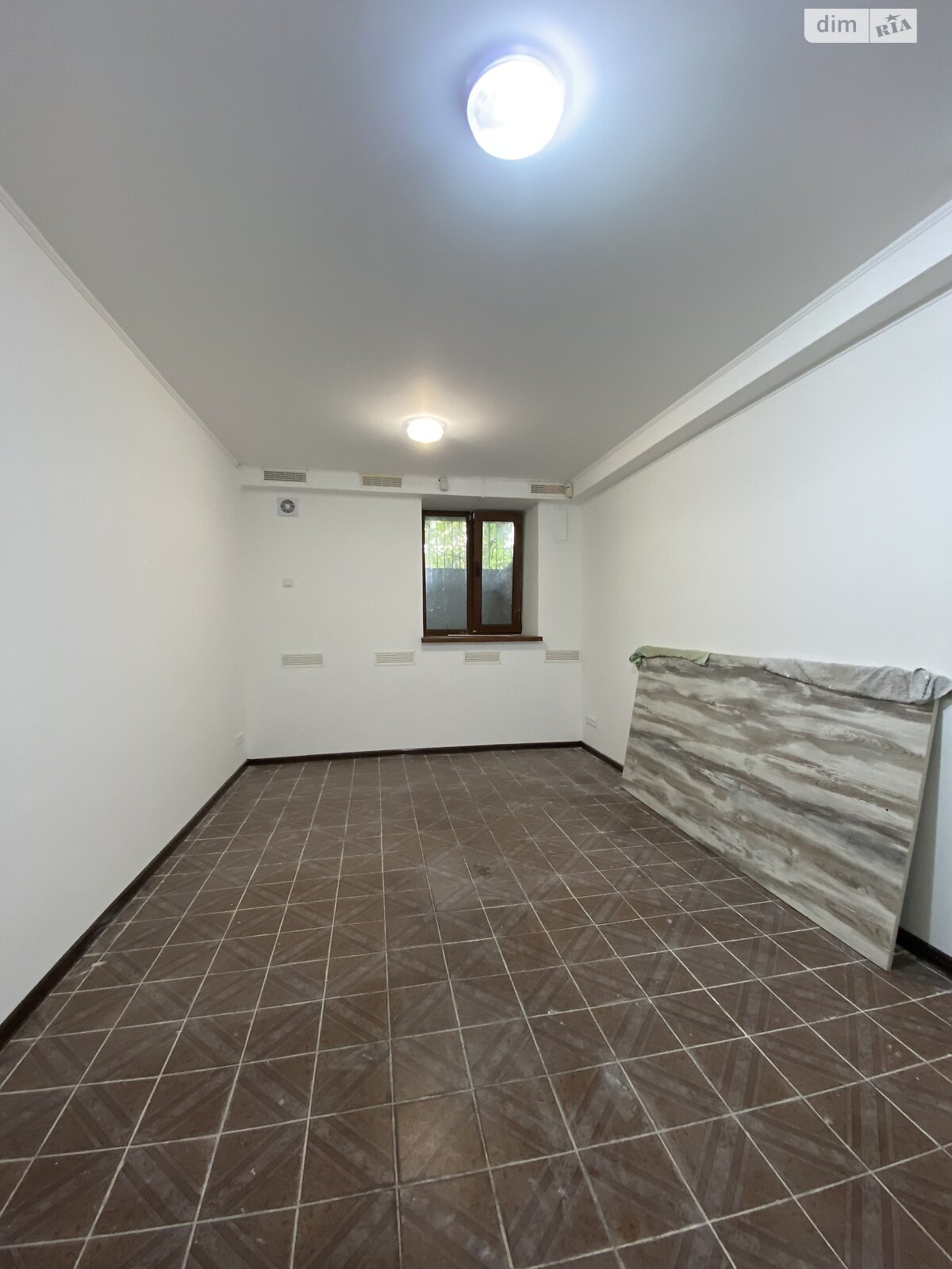 Комерційне приміщення в Вінниці, продаж по Володимира Антоновича вулиця, район Ближнє замостя, ціна: 77 000 доларів за об’єкт фото 1 Комерційне приміщення в Вінниці, продаж по Володимира Антоновича вулиця, район Ближнє замостя, ціна: 77 000 доларів за об’єкт фото 1