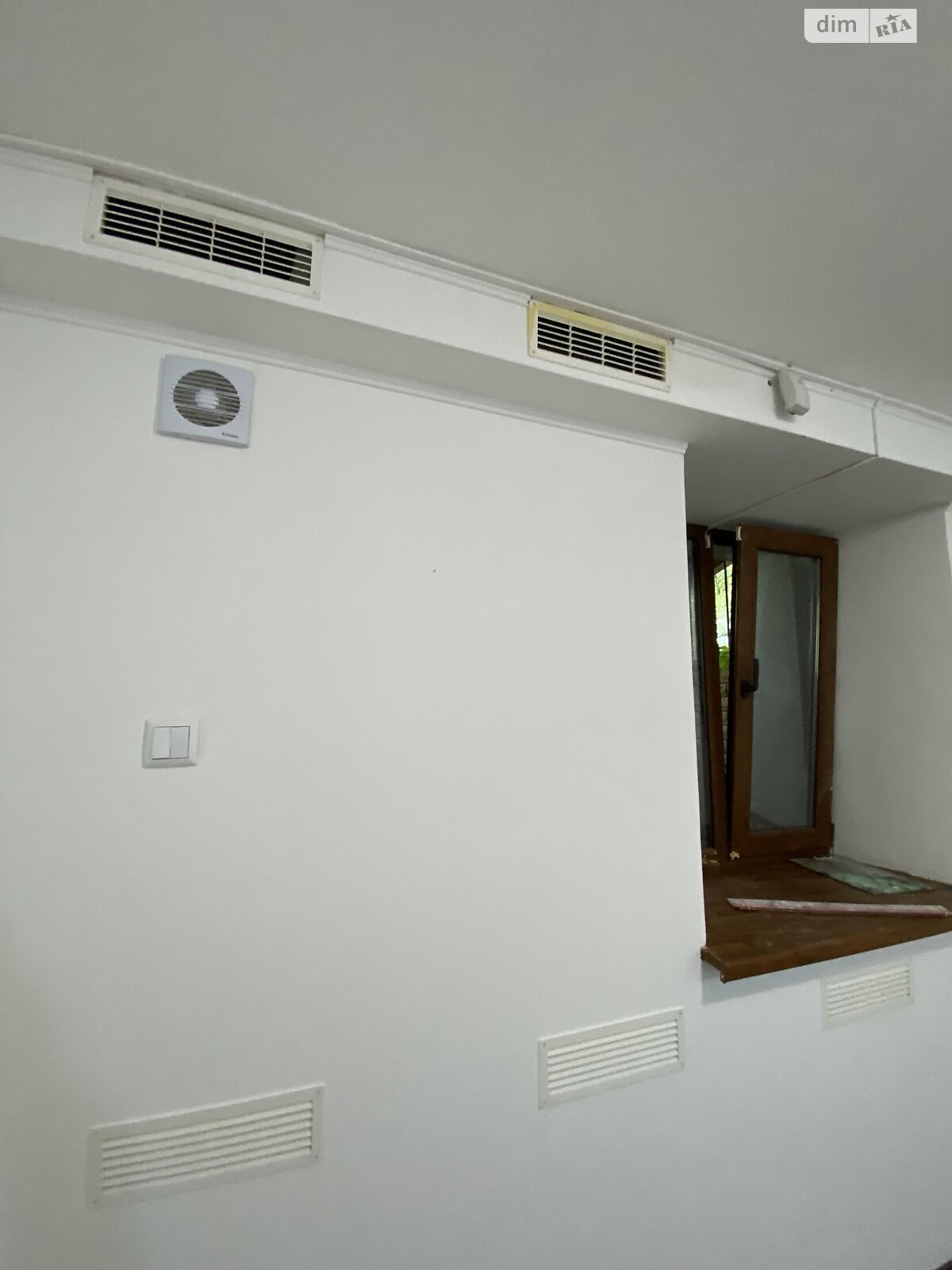 Комерційне приміщення в Вінниці, продаж по Володимира Антоновича вулиця, район Ближнє замостя, ціна: 77 000 доларів за об’єкт фото 1 Комерційне приміщення в Вінниці, продаж по Володимира Антоновича вулиця, район Ближнє замостя, ціна: 77 000 доларів за об’єкт фото 1