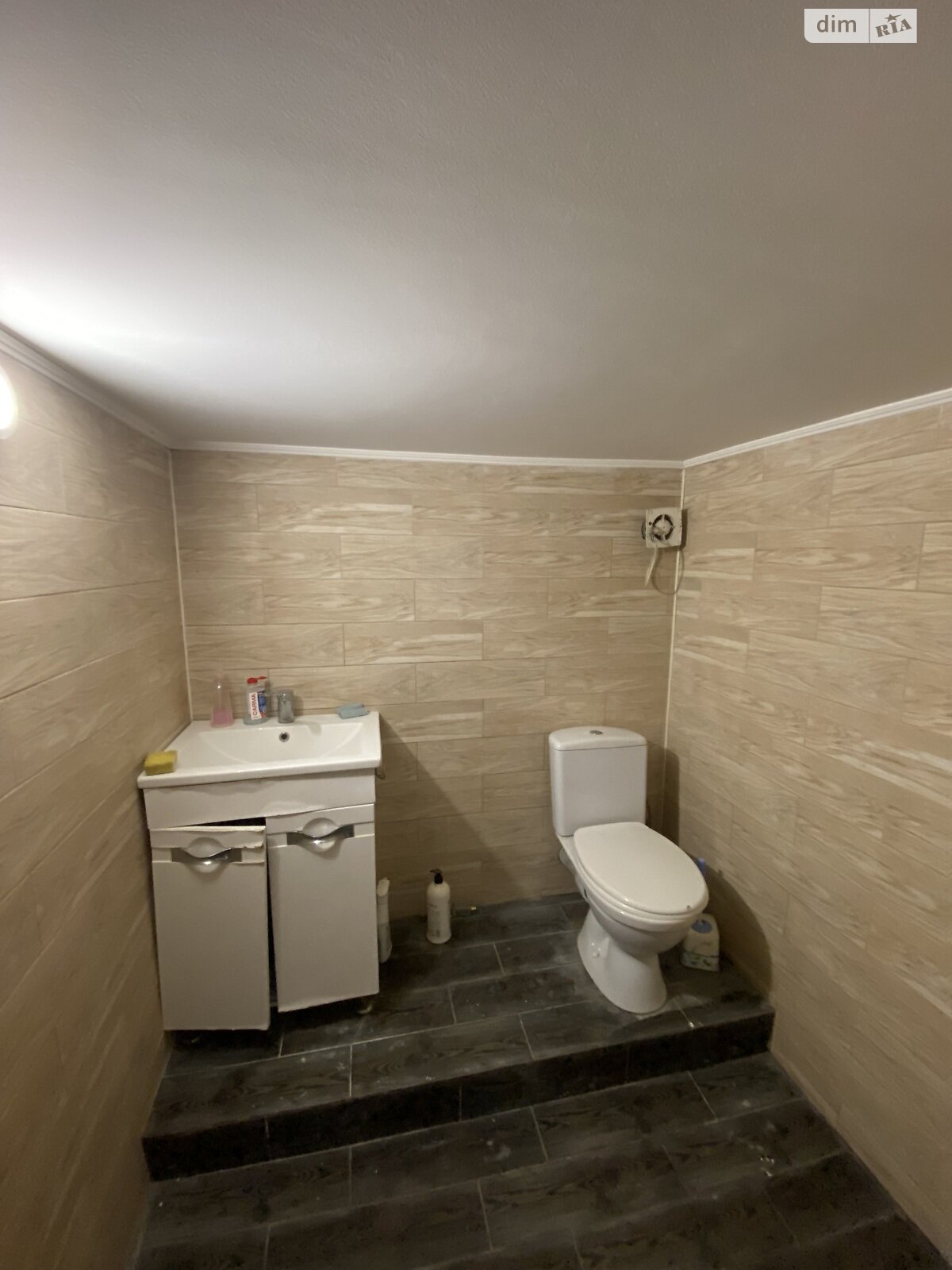 Комерційне приміщення в Вінниці, продаж по Володимира Антоновича вулиця, район Ближнє замостя, ціна: 77 000 доларів за об’єкт фото 1 Комерційне приміщення в Вінниці, продаж по Володимира Антоновича вулиця, район Ближнє замостя, ціна: 77 000 доларів за об’єкт фото 1