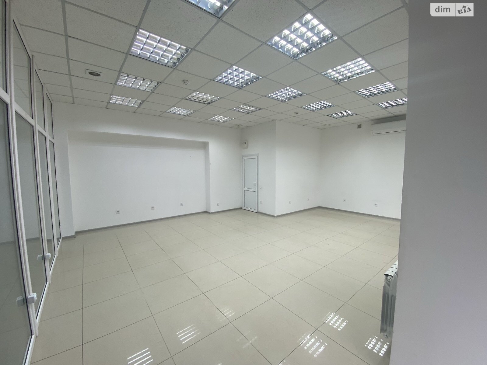 Комерційне приміщення в Вінниці, продаж по Замостянська (50-річчя Перемоги) вулиця, район Ближнє замостя, ціна: 496 000 доларів за об’єкт фото 1