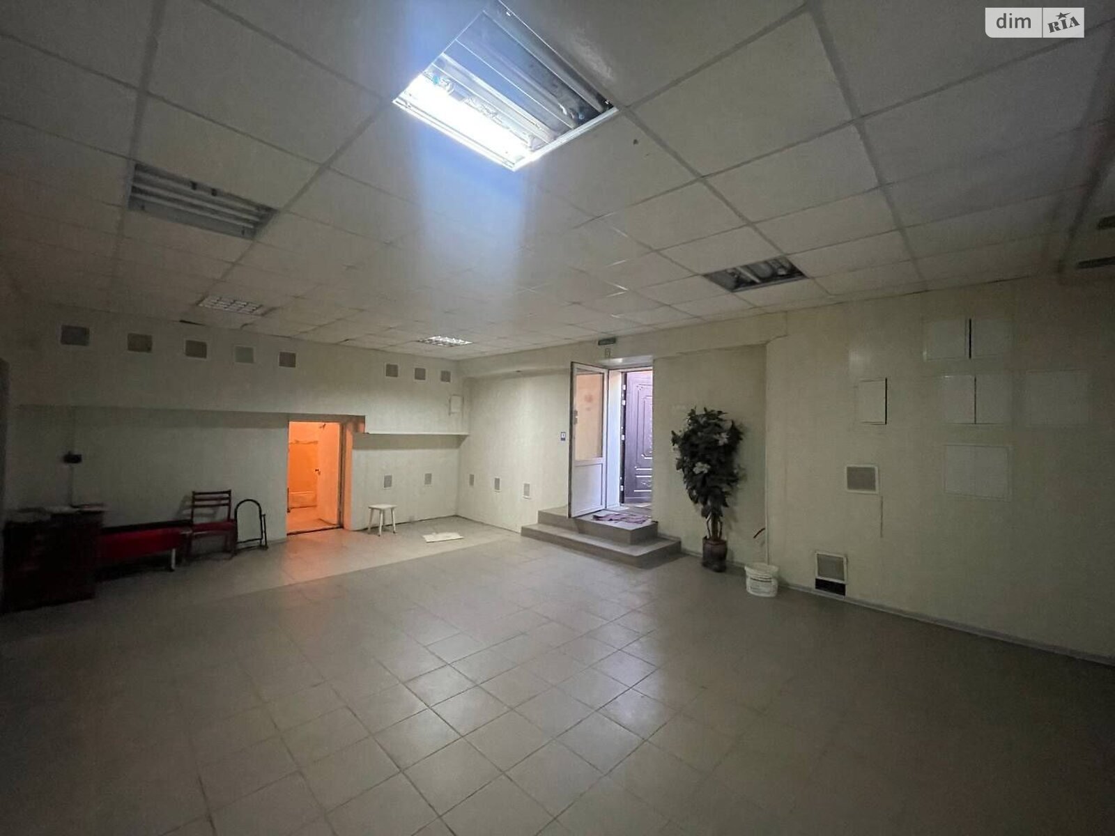 Коммерческое помещение в Виннице, продажа по Замостянская (50-летия Победы) улица 6, район Ближнее замостье, цена: 39 900 долларов за объект фото 1