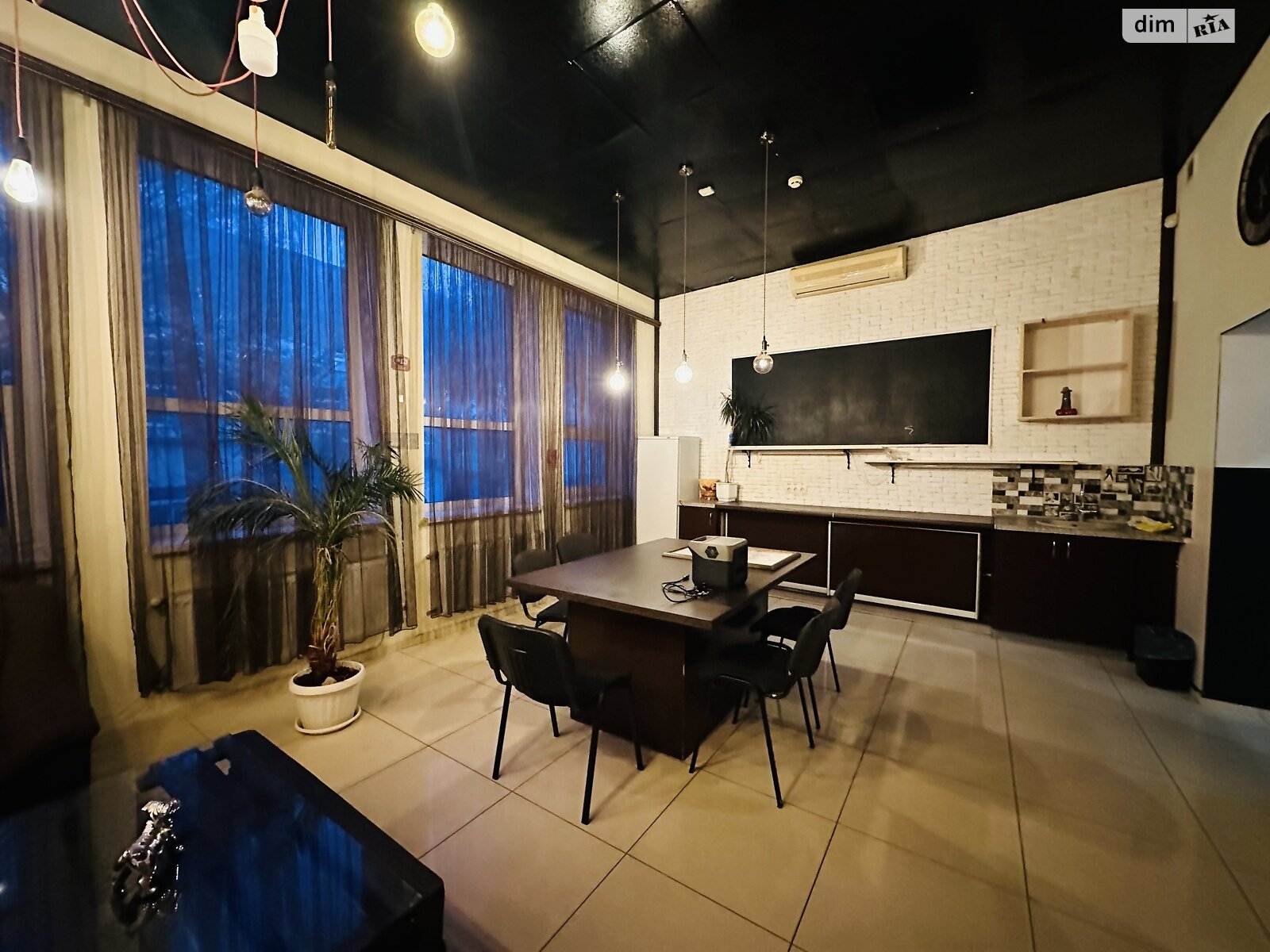 Коммерческое помещение в Виннице, Соборная улица, цена: продажи 229 800 долларов за объект фото 1 Коммерческое помещение в Виннице, Соборная улица, цена продажи: 229 800 долларов за объект фото 1