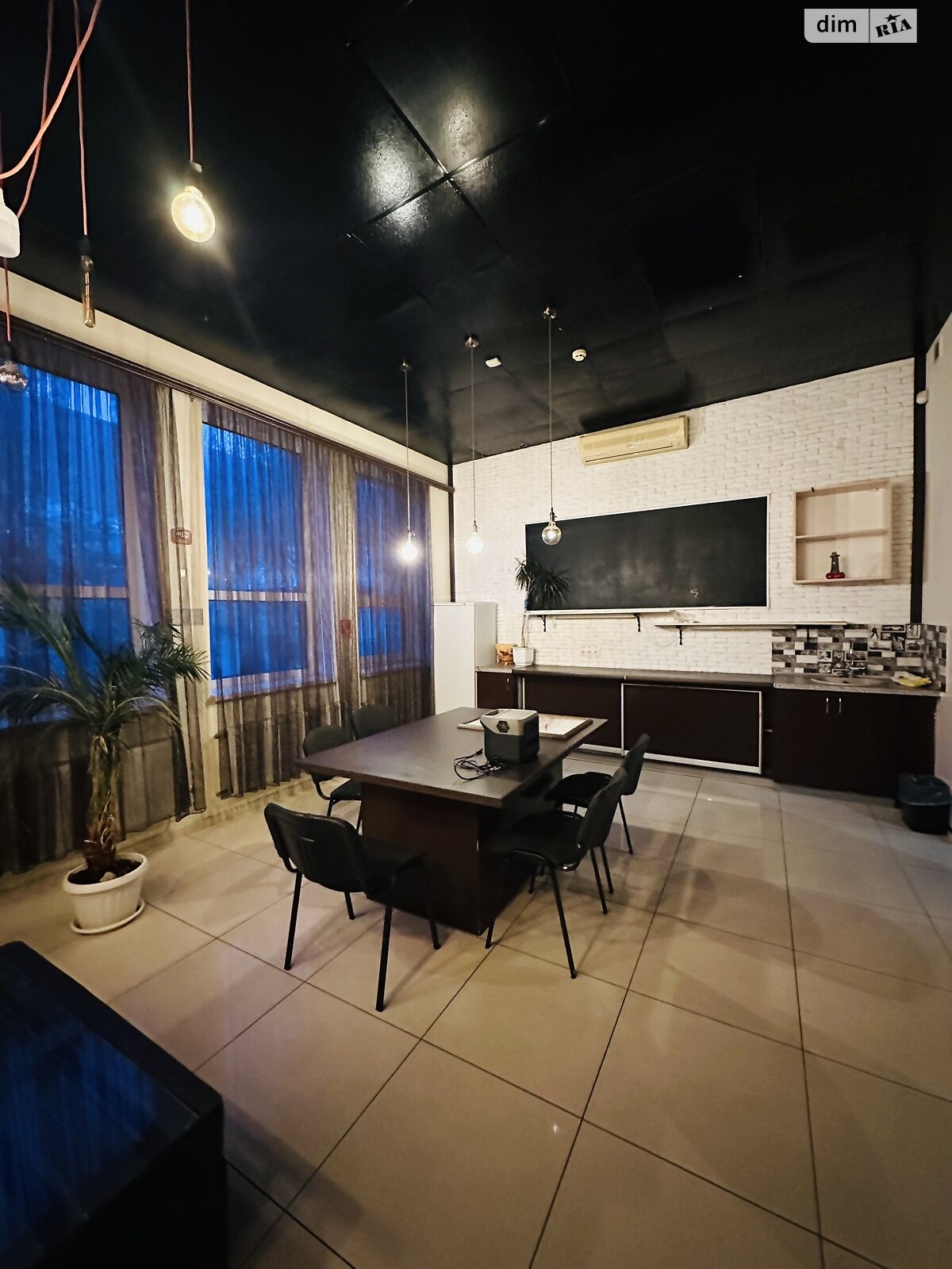 Коммерческое помещение в Виннице, Соборная улица, цена: продажи 229 800 долларов за объект фото 1 Коммерческое помещение в Виннице, Соборная улица, цена продажи: 229 800 долларов за объект фото 1