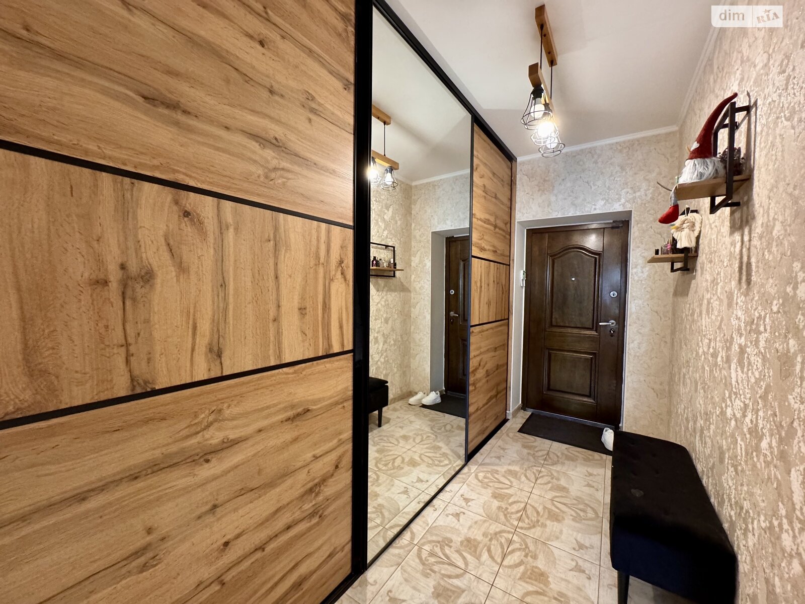 Коммерческое помещение в Виннице, продажа по Леонида Каденюка (Комарова) улица, район Пирогово, цена: 320 000 долларов за объект фото 1 Коммерческое помещение в Виннице, продажа по Леонида Каденюка (Комарова) улица, район Пирогово, цена: 320 000 долларов за объект фото 1