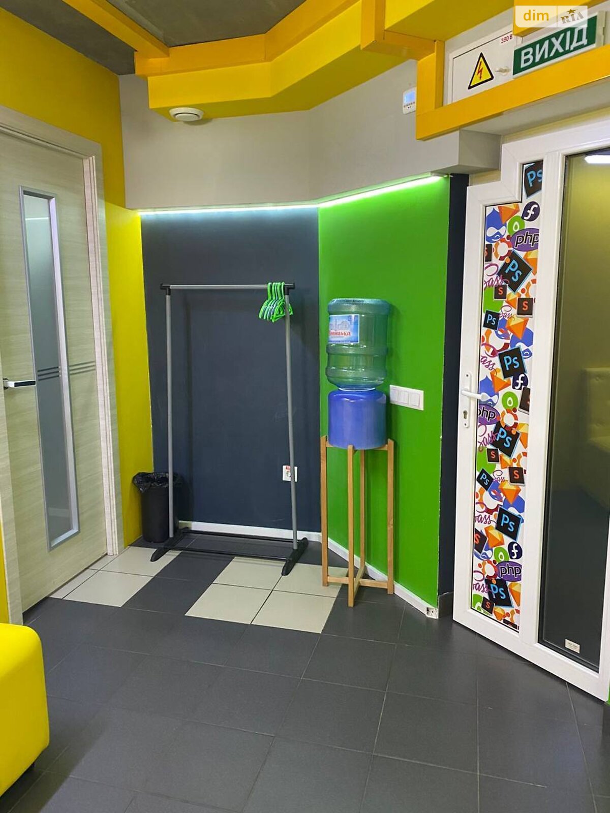 Комерційне приміщення в Вінниці, продаж по Академіка Ющенка вулиця, район Поділля, ціна: 110 000 доларів за об’єкт фото 1 Комерційне приміщення в Вінниці, продаж по Академіка Ющенка вулиця, район Поділля, ціна: 110 000 доларів за об’єкт фото 1