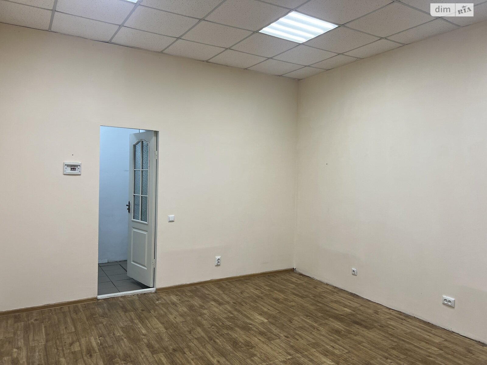 Коммерческое помещение в Виннице, продажа по Александра Соловьова улица, район Центр, цена: 75 000 долларов за объект фото 1 Коммерческое помещение в Виннице, продажа по Александра Соловьова улица, район Центр, цена: 75 000 долларов за объект фото 1