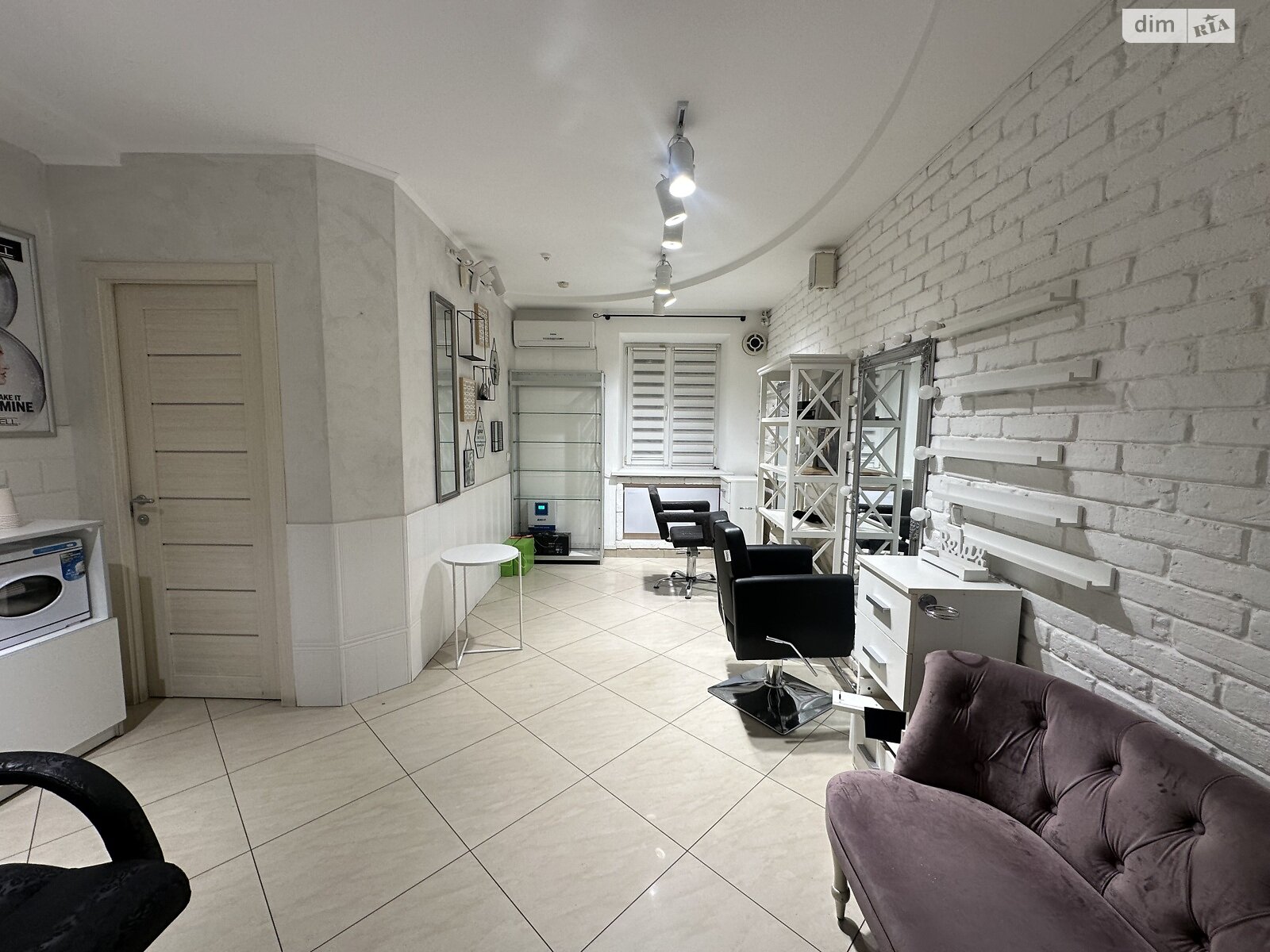 Коммерческое помещение в Виннице, продажа по Каличанская (Гагарина) площадь 4, район Центр, цена: 370 000 долларов за объект фото 1 Коммерческое помещение в Виннице, продажа по Каличанская (Гагарина) площадь 4, район Центр, цена: 370 000 долларов за объект фото 1