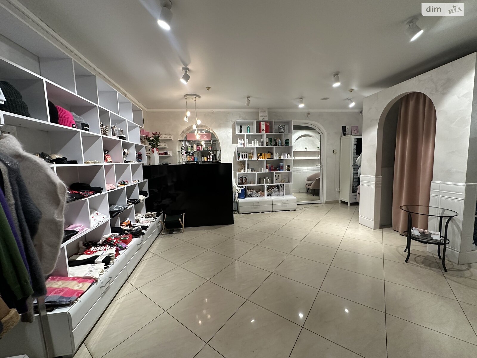 Коммерческое помещение в Виннице, продажа по Каличанская (Гагарина) площадь 4, район Центр, цена: 370 000 долларов за объект фото 1 Коммерческое помещение в Виннице, продажа по Каличанская (Гагарина) площадь 4, район Центр, цена: 370 000 долларов за объект фото 1