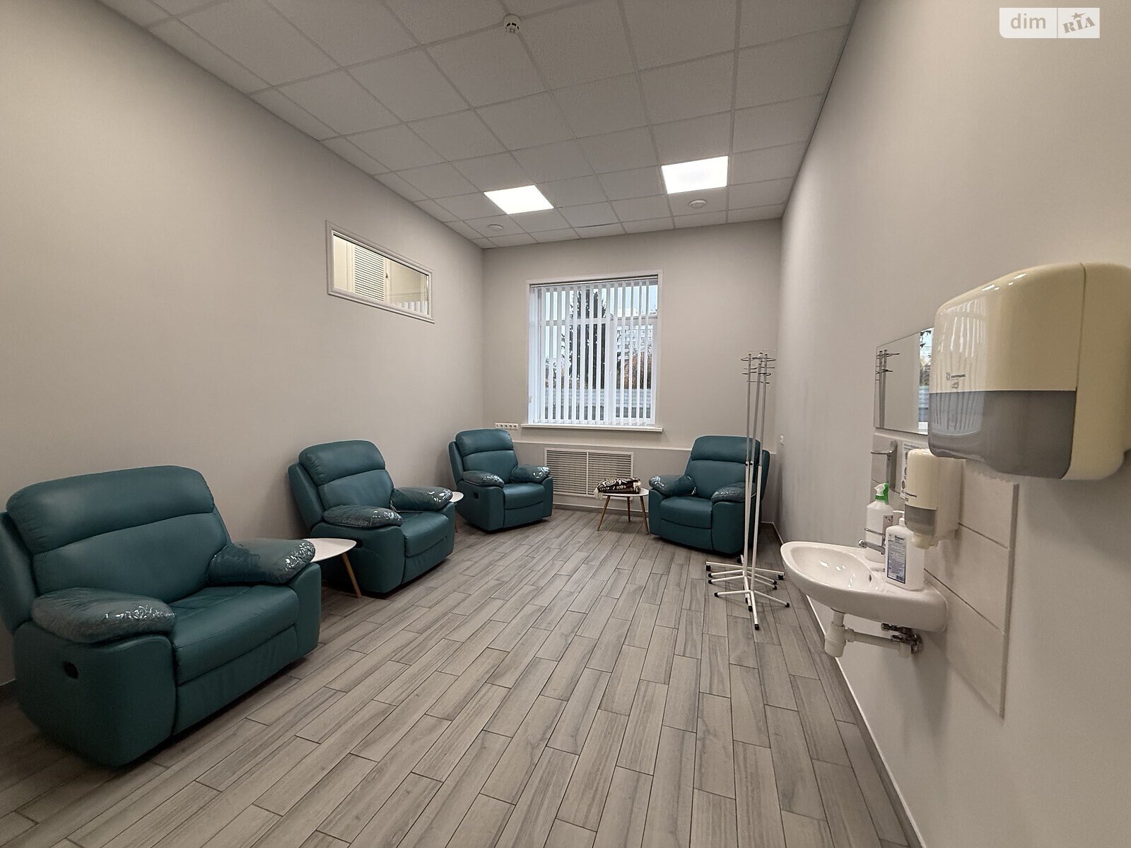 Коммерческое помещение в Виннице, продажа по Николая Амосова улица, район Урожай, цена: 800 000 долларов за объект фото 1