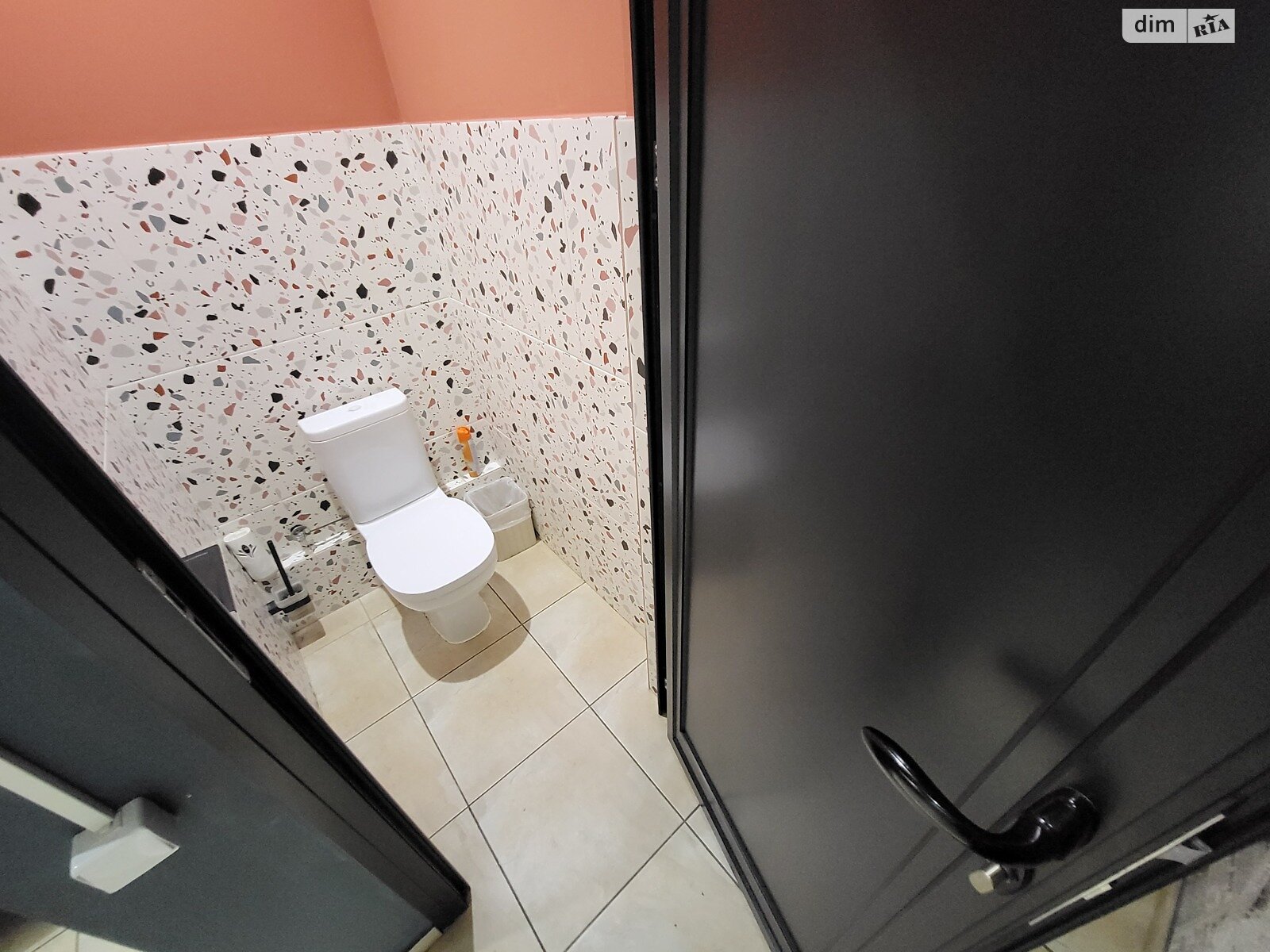 Коммерческое помещение в Виннице, продажа по Николая Амосова улица, район Урожай, цена: 800 000 долларов за объект фото 1