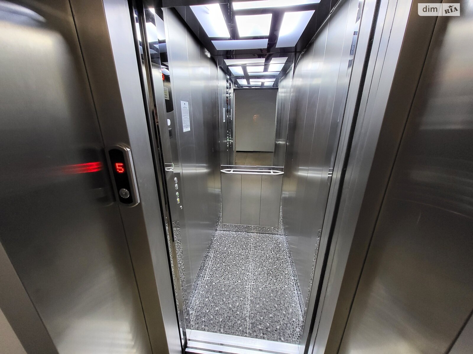 Коммерческое помещение в Виннице, продажа по Николая Амосова улица, район Урожай, цена: 800 000 долларов за объект фото 1