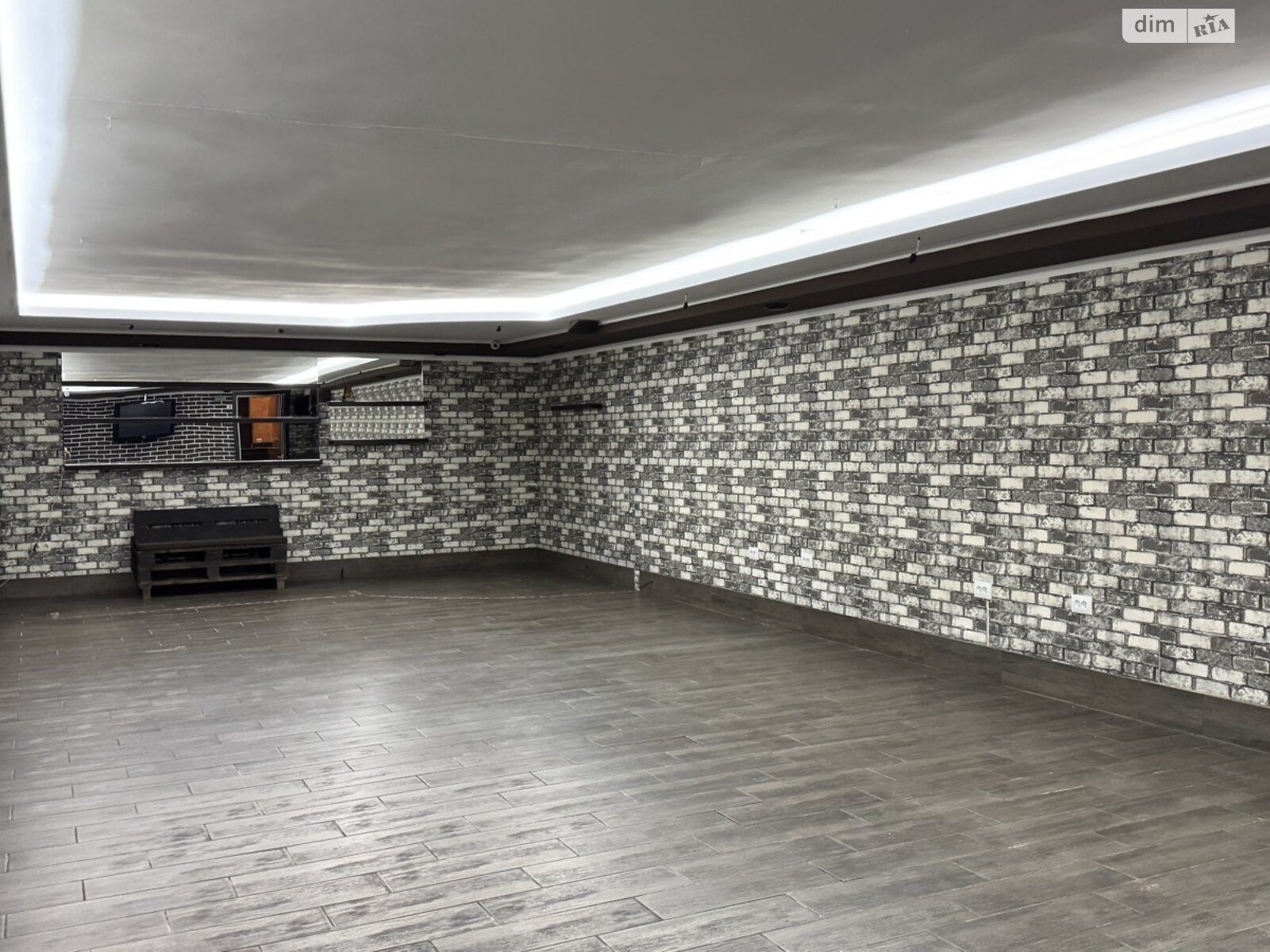 Комерційне приміщення в Вінниці, продаж по Антонова Олега вулиця 7, район Військове містечко, ціна: 65 000 доларів за об’єкт фото 1