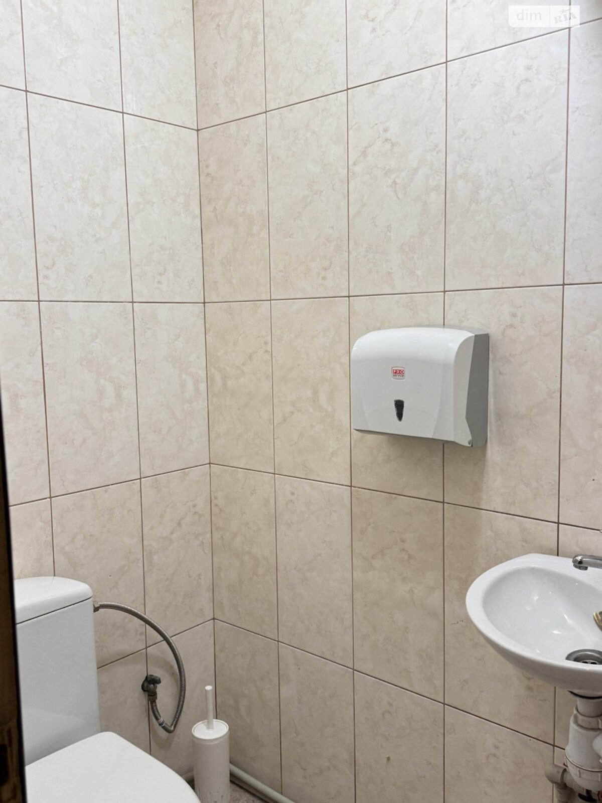 Комерційне приміщення в Вінниці, продаж по Антонова Олега вулиця 7, район Військове містечко, ціна: 65 000 доларів за об’єкт фото 1