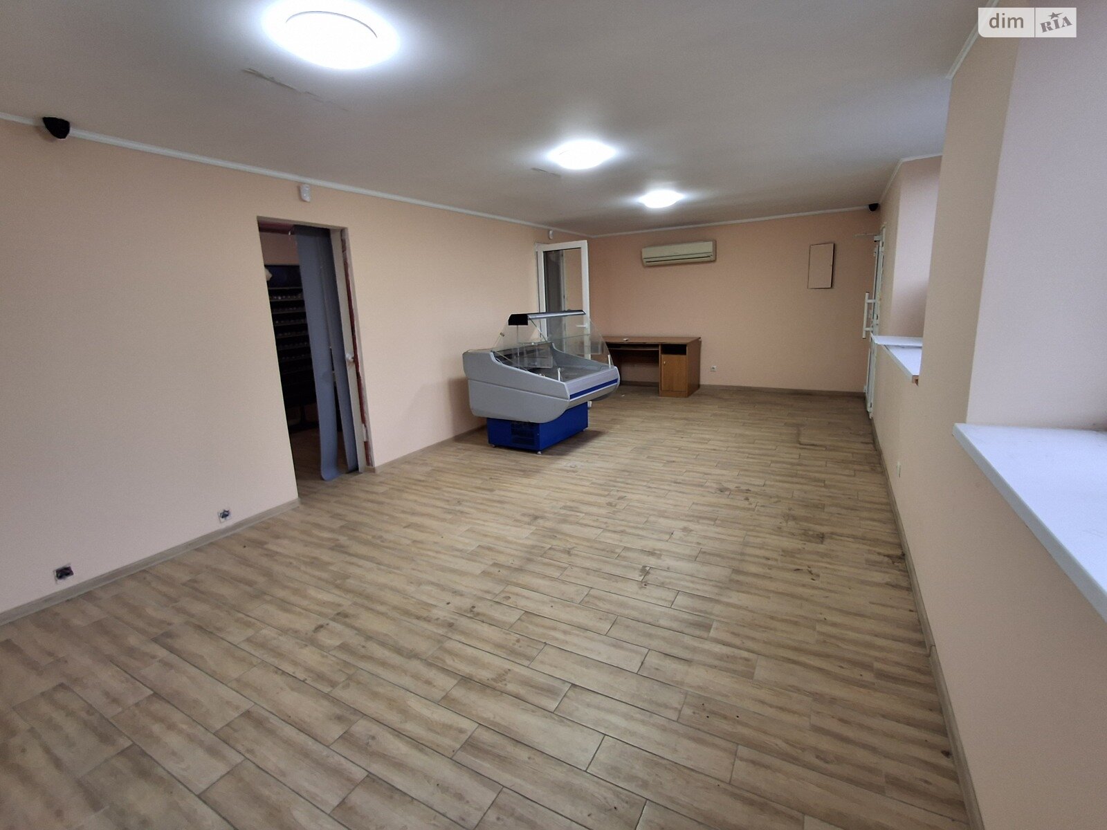 Коммерческое помещение в Вишневом, Железнодорожная улица, цена: продажи 84 000 долларов за объект фото 1 Коммерческое помещение в Вишневом, Железнодорожная улица, цена продажи: 84 000 долларов за объект фото 1