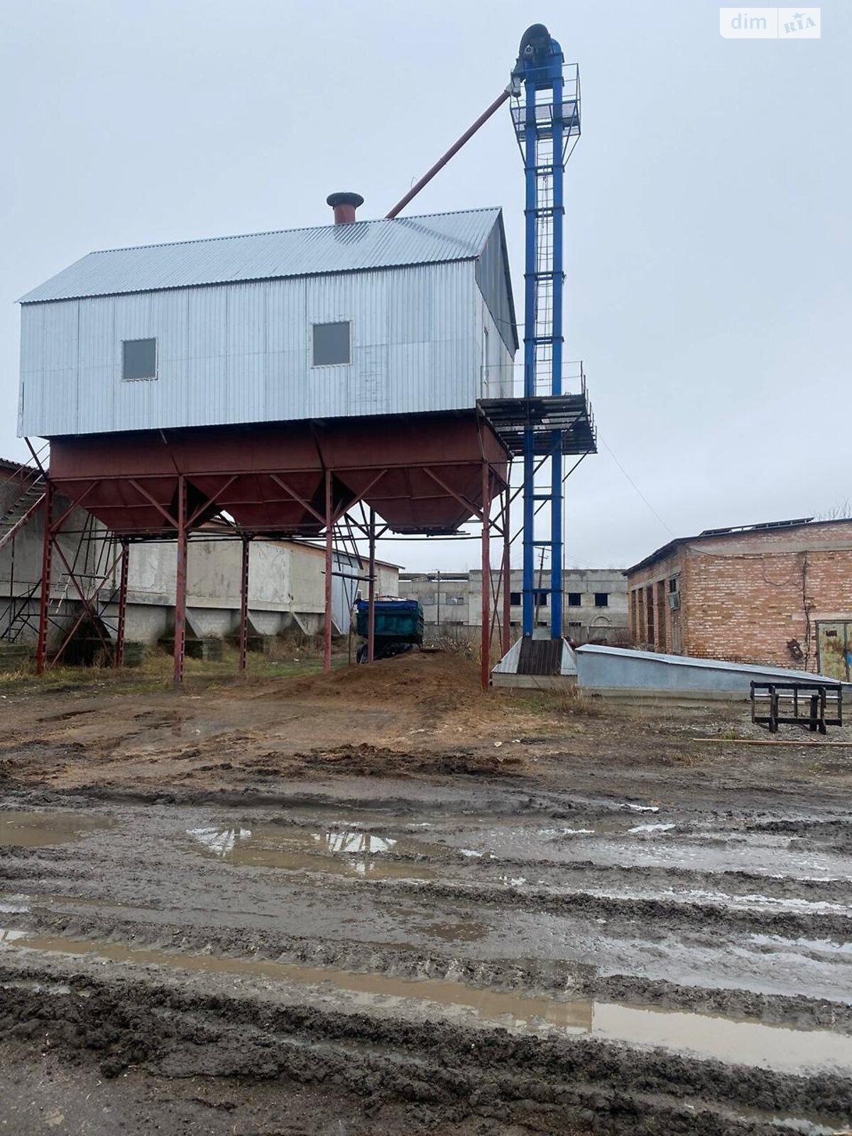 Коммерческое помещение в Володарке, Мира переулок, цена: продажи 750 000 долларов за объект фото 1 Коммерческое помещение в Володарке, Мира переулок, цена продажи: 750 000 долларов за объект фото 1