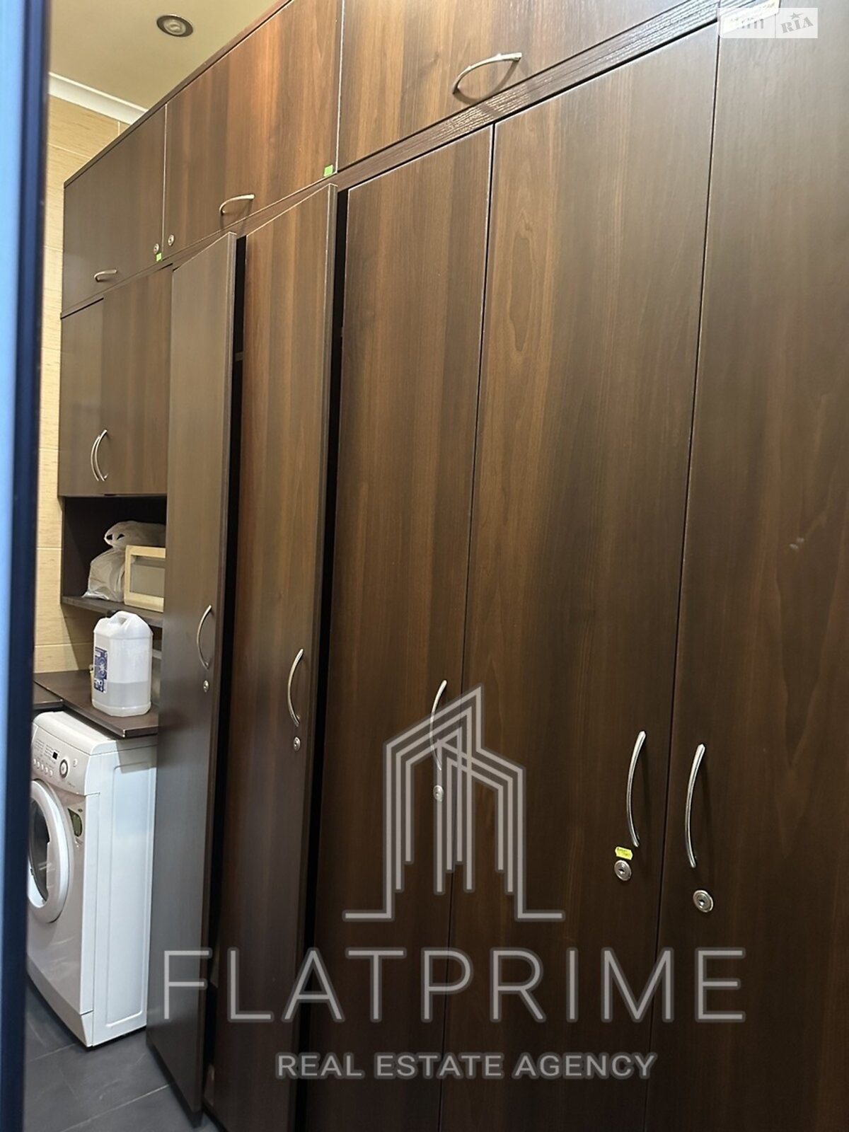 Комерційне приміщення в Вишгороді, Шевченка площа 3, ціна продажу: 77 000 доларів за об’єкт фото 1 Комерційне приміщення в Вишгороді, Шевченка площа 3, ціна продажу: 77 000 доларів за об’єкт фото 1