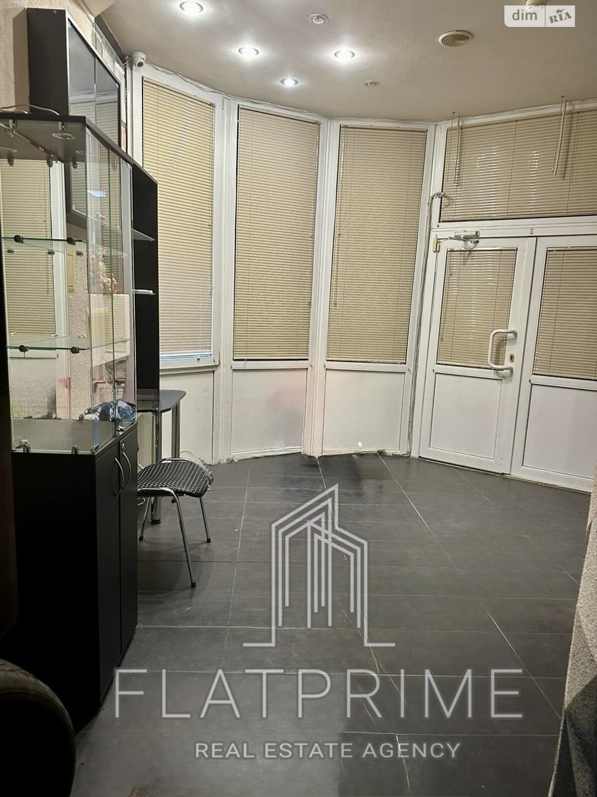 Комерційне приміщення в Вишгороді, Шевченка площа 3, ціна продажу: 77 000 доларів за об’єкт фото 1 Комерційне приміщення в Вишгороді, Шевченка площа 3, ціна продажу: 77 000 доларів за об’єкт фото 1