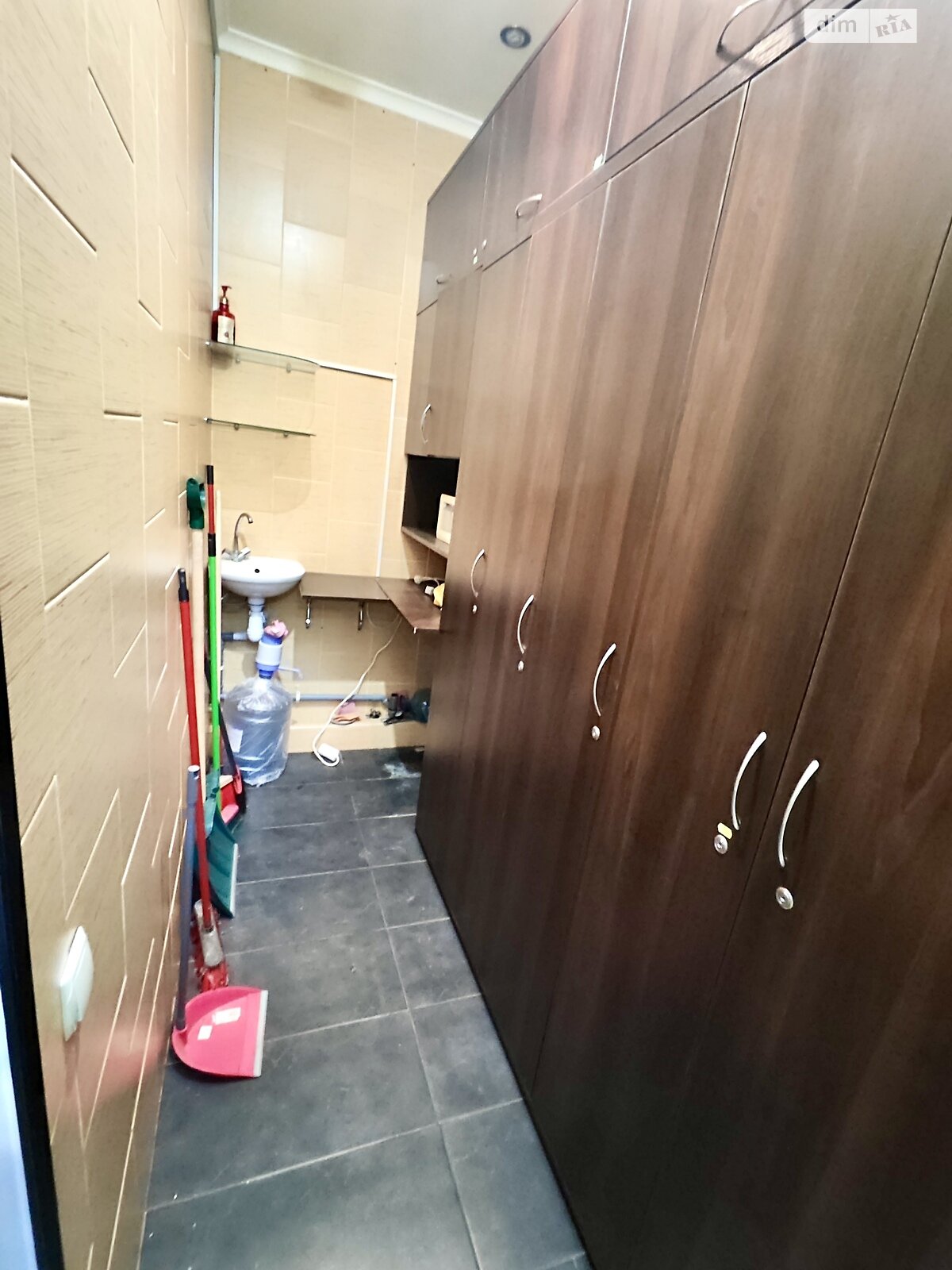 Коммерческое помещение в Вышгороде, продажа по Шевченко площадь 3, район Вышгород, цена: 65 900 долларов за объект фото 1 Коммерческое помещение в Вышгороде, продажа по Шевченко площадь 3, район Вышгород, цена: 65 900 долларов за объект фото 1