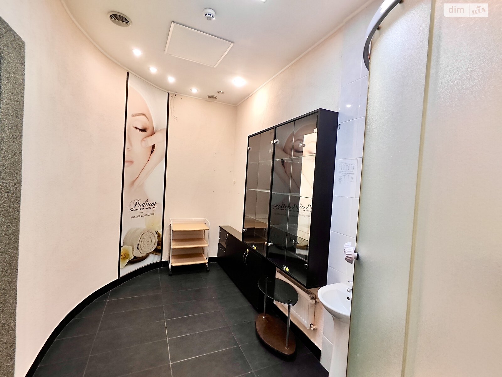 Коммерческое помещение в Вышгороде, продажа по Шевченко площадь 3, район Вышгород, цена: 65 900 долларов за объект фото 1 Коммерческое помещение в Вышгороде, продажа по Шевченко площадь 3, район Вышгород, цена: 65 900 долларов за объект фото 1