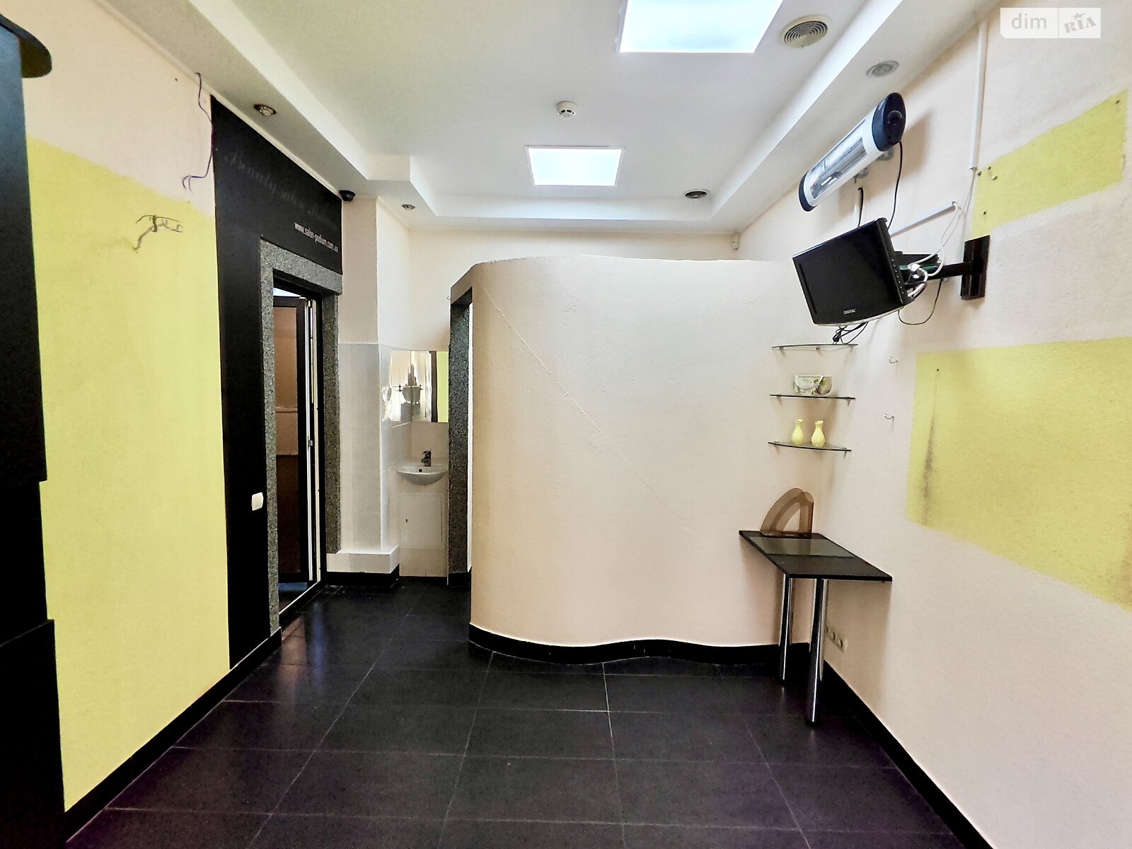 Коммерческое помещение в Вышгороде, продажа по Шевченко площадь 3, район Вышгород, цена: 65 900 долларов за объект фото 1 Коммерческое помещение в Вышгороде, продажа по Шевченко площадь 3, район Вышгород, цена: 65 900 долларов за объект фото 1