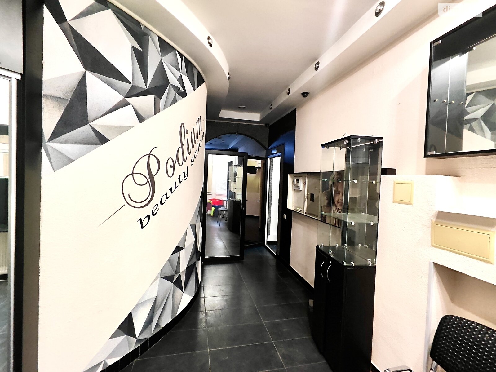 Коммерческое помещение в Вышгороде, продажа по Шевченко площадь 3, район Вышгород, цена: 65 900 долларов за объект фото 1 Коммерческое помещение в Вышгороде, продажа по Шевченко площадь 3, район Вышгород, цена: 65 900 долларов за объект фото 1