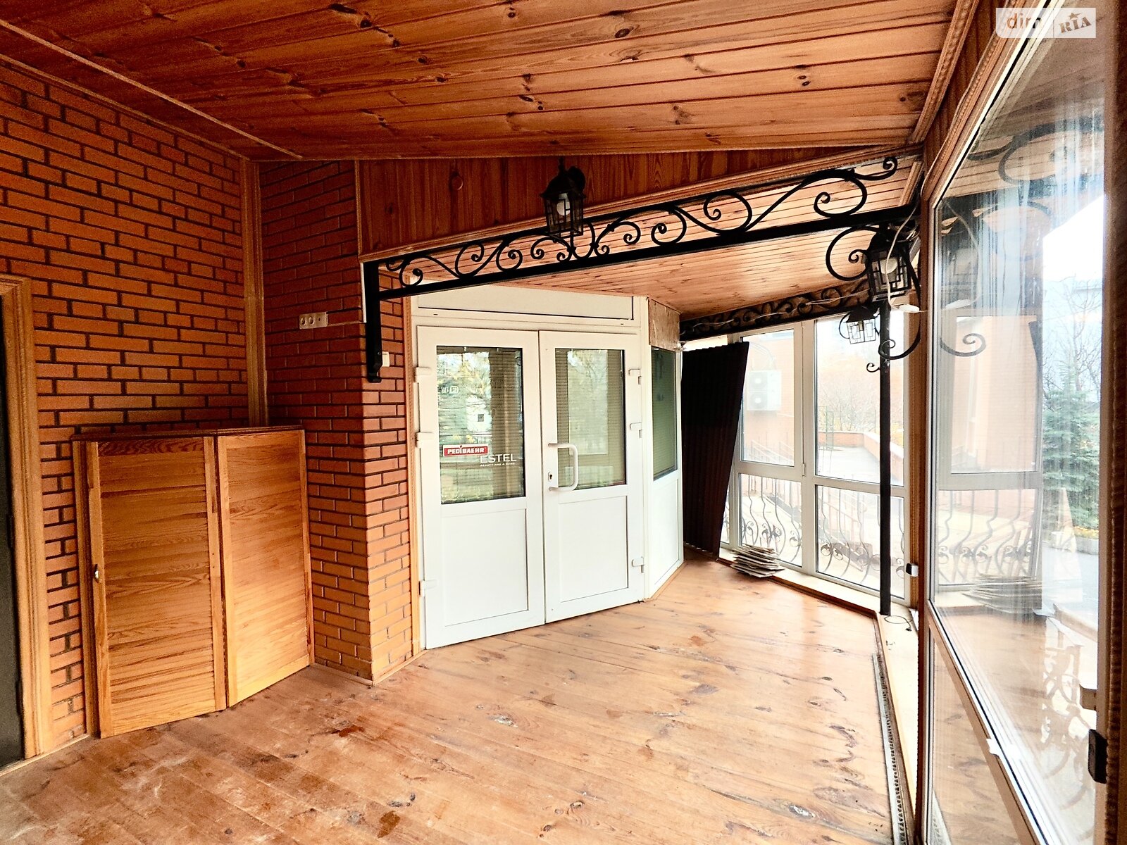 Коммерческое помещение в Вышгороде, продажа по Шевченко площадь 3, район Вышгород, цена: 65 900 долларов за объект фото 1 Коммерческое помещение в Вышгороде, продажа по Шевченко площадь 3, район Вышгород, цена: 65 900 долларов за объект фото 1