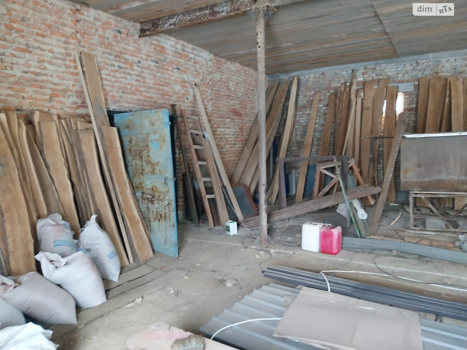 Коммерческое помещение в Ялтушкове, Соборная улица, цена: продажи 28 000 долларов за объект фото 1 Коммерческое помещение в Ялтушкове, Соборная улица, цена продажи: 28 000 долларов за объект фото 1