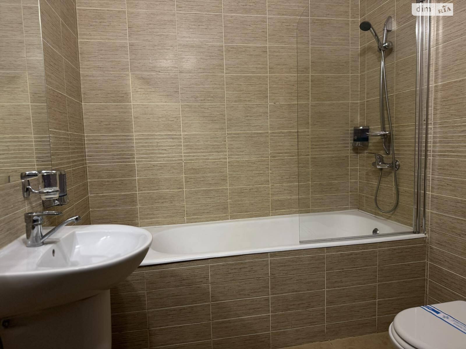 Коммерческое помещение в Севериновке, Богдана Хмельницкого улица 2, цена продажи: 1 020 000 долларов за объект фото 1