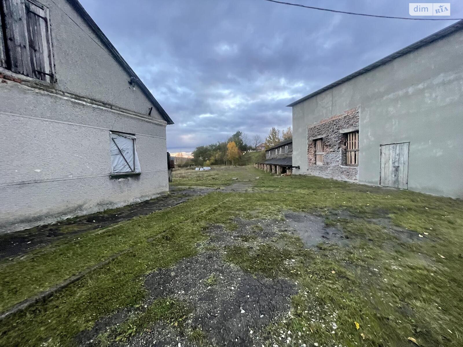 Коммерческое помещение в Заложцах, Набережная улица, цена продажи: 400 000 долларов за объект фото 1