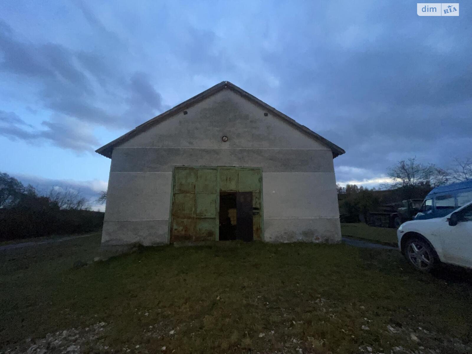 Коммерческое помещение в Заложцах, Набережная улица, цена продажи: 400 000 долларов за объект фото 1