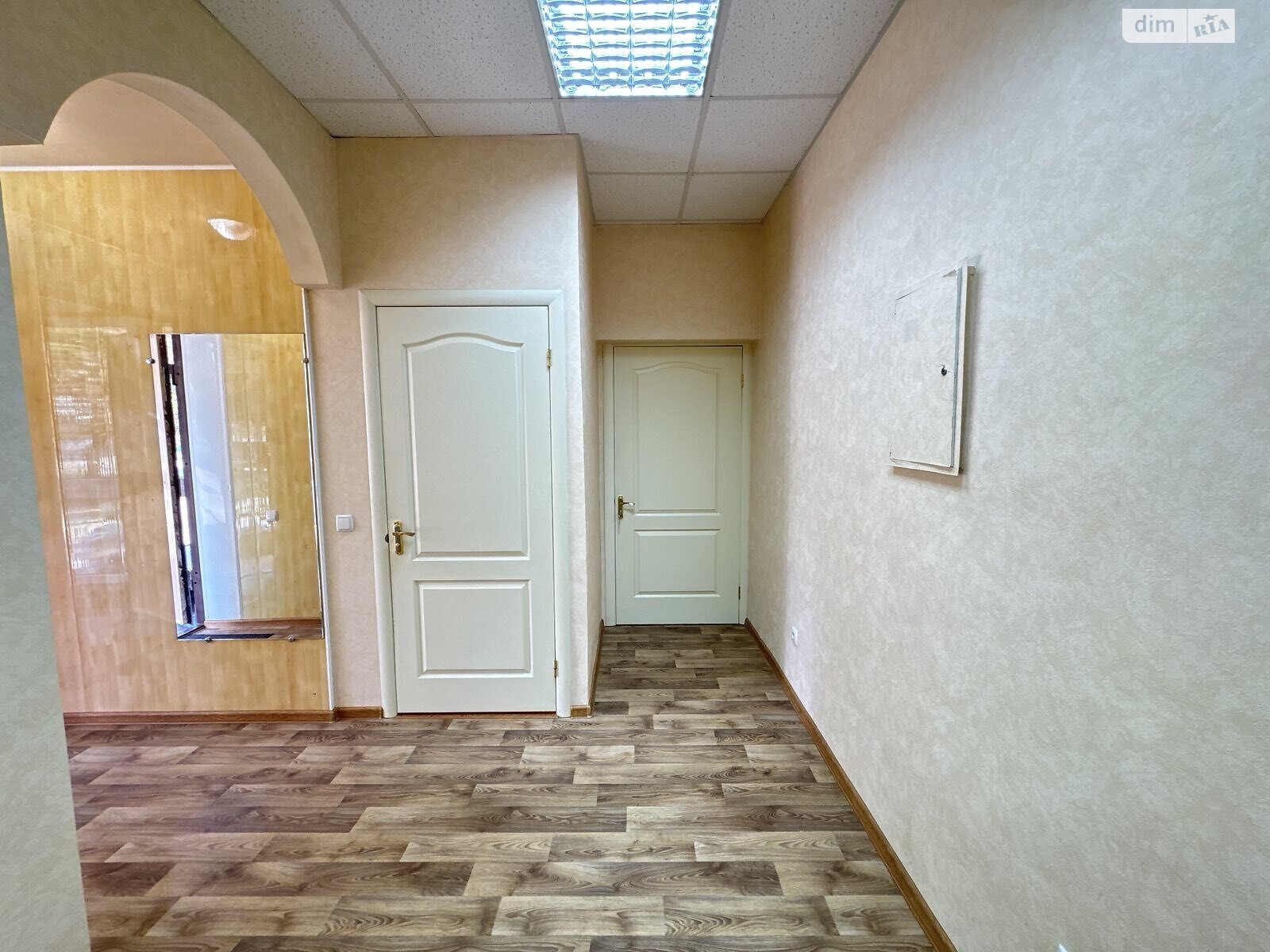 Комерційне приміщення в Запоріжжі, продаж по Жуковського вулиця, район Олександрівський (Жовтневий), ціна: 21 500 доларів за об’єкт фото 1