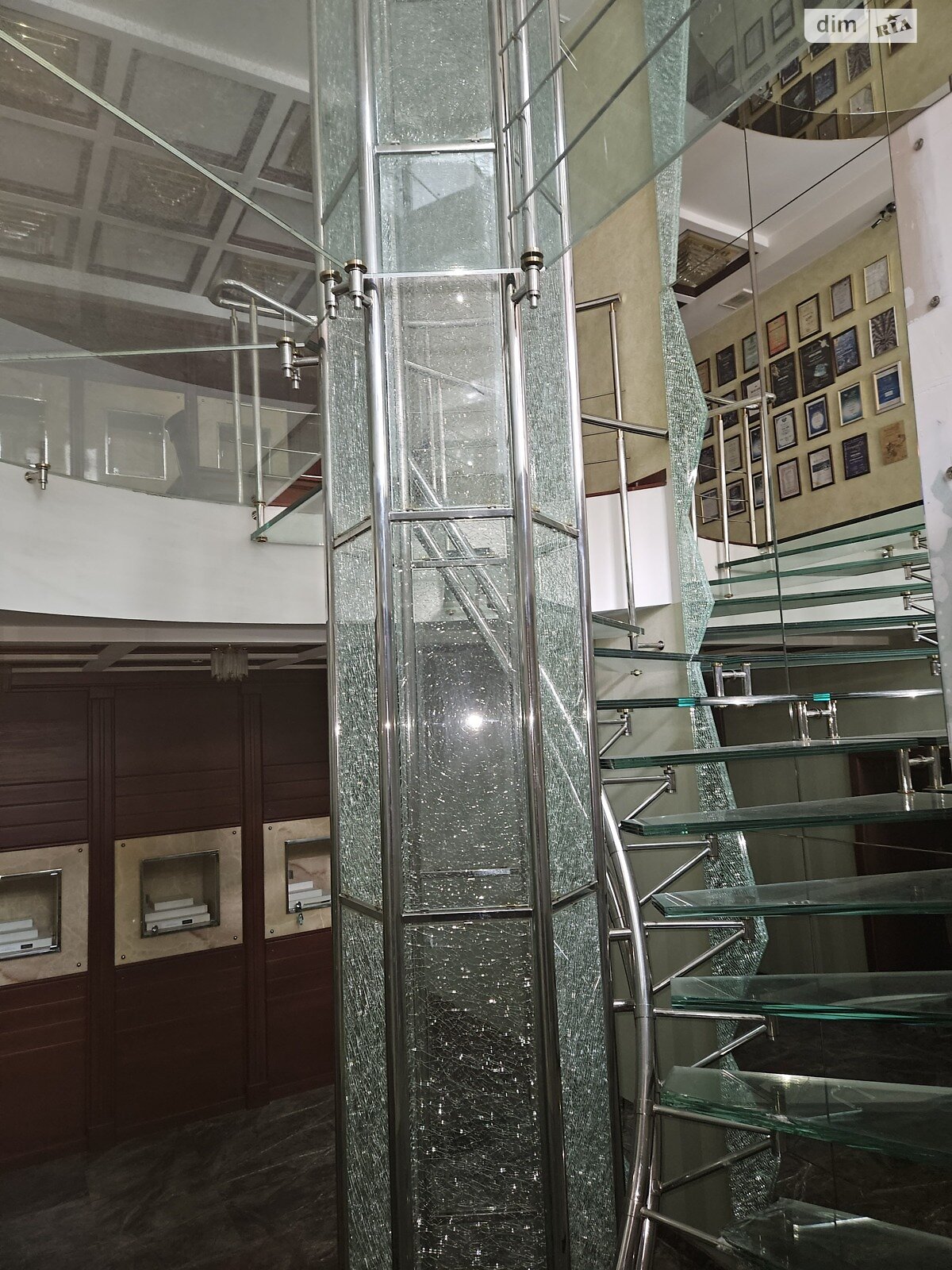 Комерційне приміщення в Запоріжжі, продаж по Соборний проспект 149, район Вознесенівський (Орджонікідзевський), ціна: 220 433 доларів за об’єкт фото 1