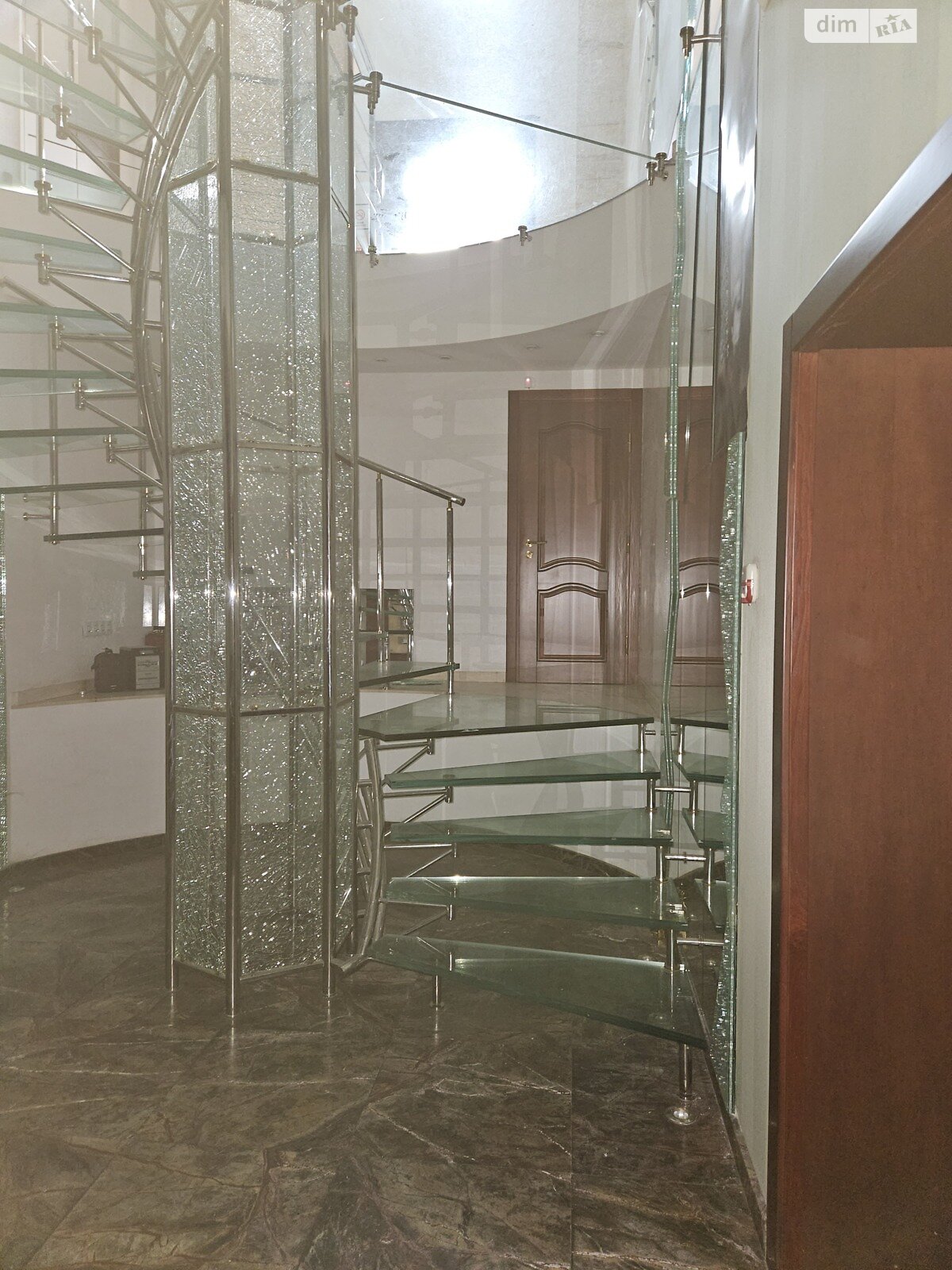 Комерційне приміщення в Запоріжжі, продаж по Соборний проспект 149, район Вознесенівський (Орджонікідзевський), ціна: 220 433 доларів за об’єкт фото 1