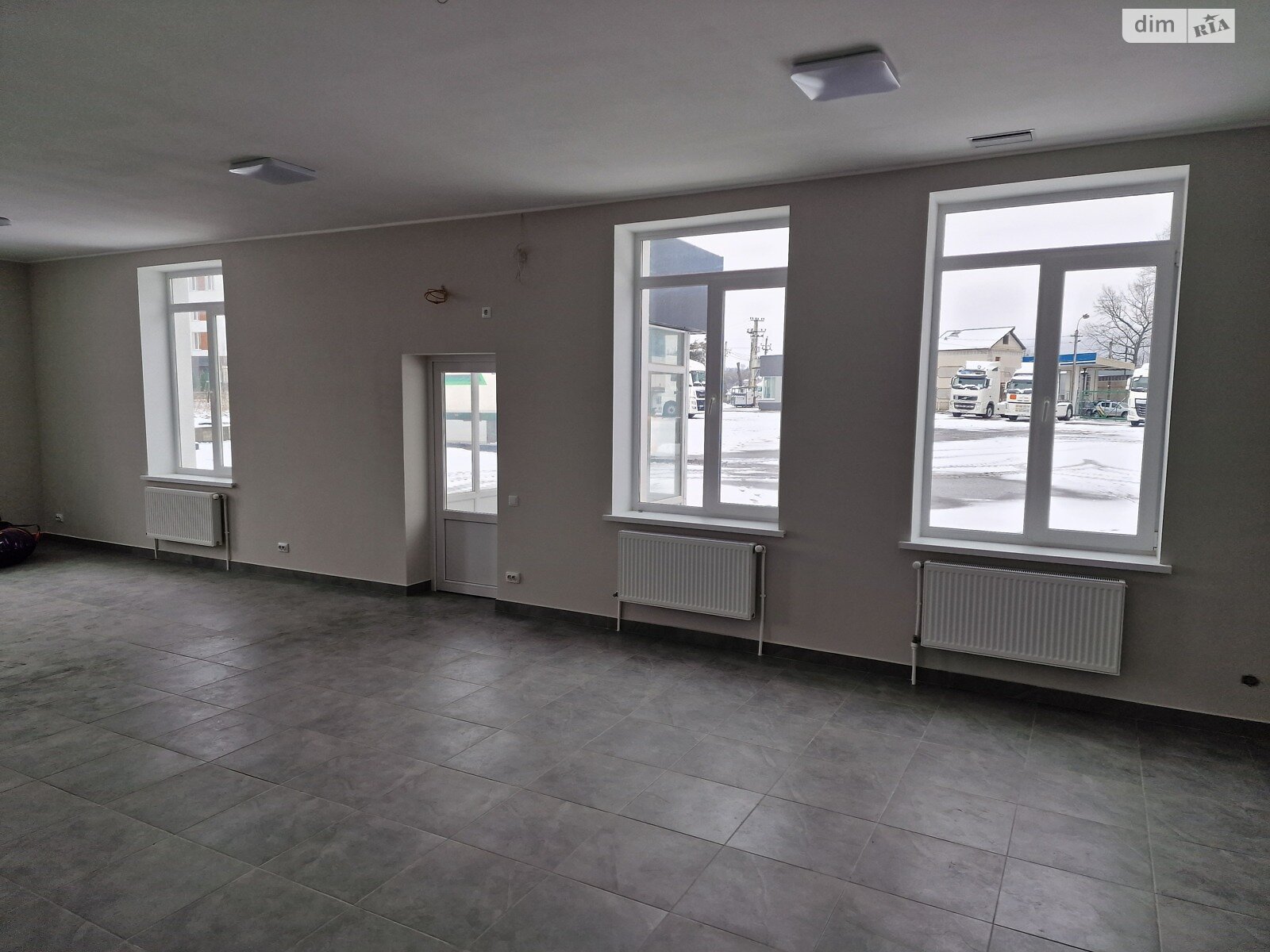 Комерційне приміщення в Зарванцях, Зарічна вулиця 40, ціна продажу: 1 800 000 доларів за об’єкт фото 1 Комерційне приміщення в Зарванцях, Зарічна вулиця 40, ціна продажу: 1 800 000 доларів за об’єкт фото 1