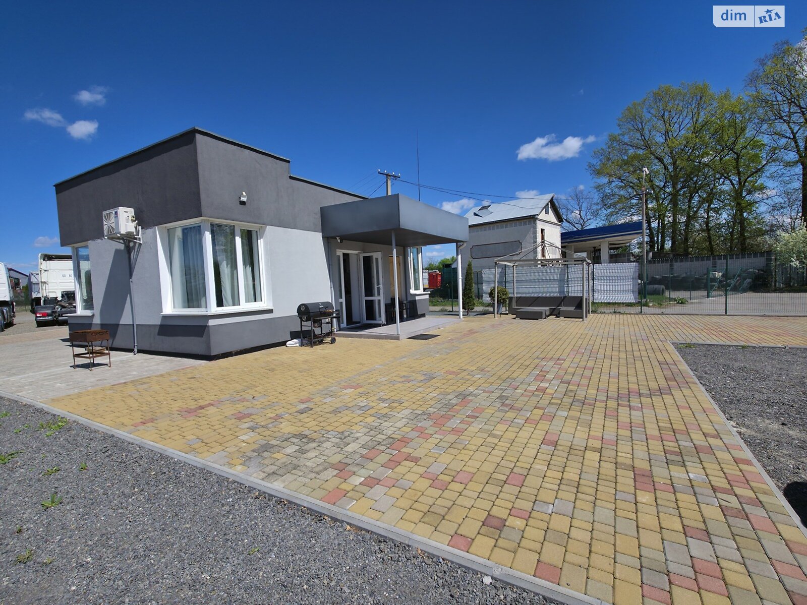 Комерційне приміщення в Зарванцях, Зарічна вулиця 40, ціна продажу: 1 800 000 доларів за об’єкт фото 1 Комерційне приміщення в Зарванцях, Зарічна вулиця 40, ціна продажу: 1 800 000 доларів за об’єкт фото 1