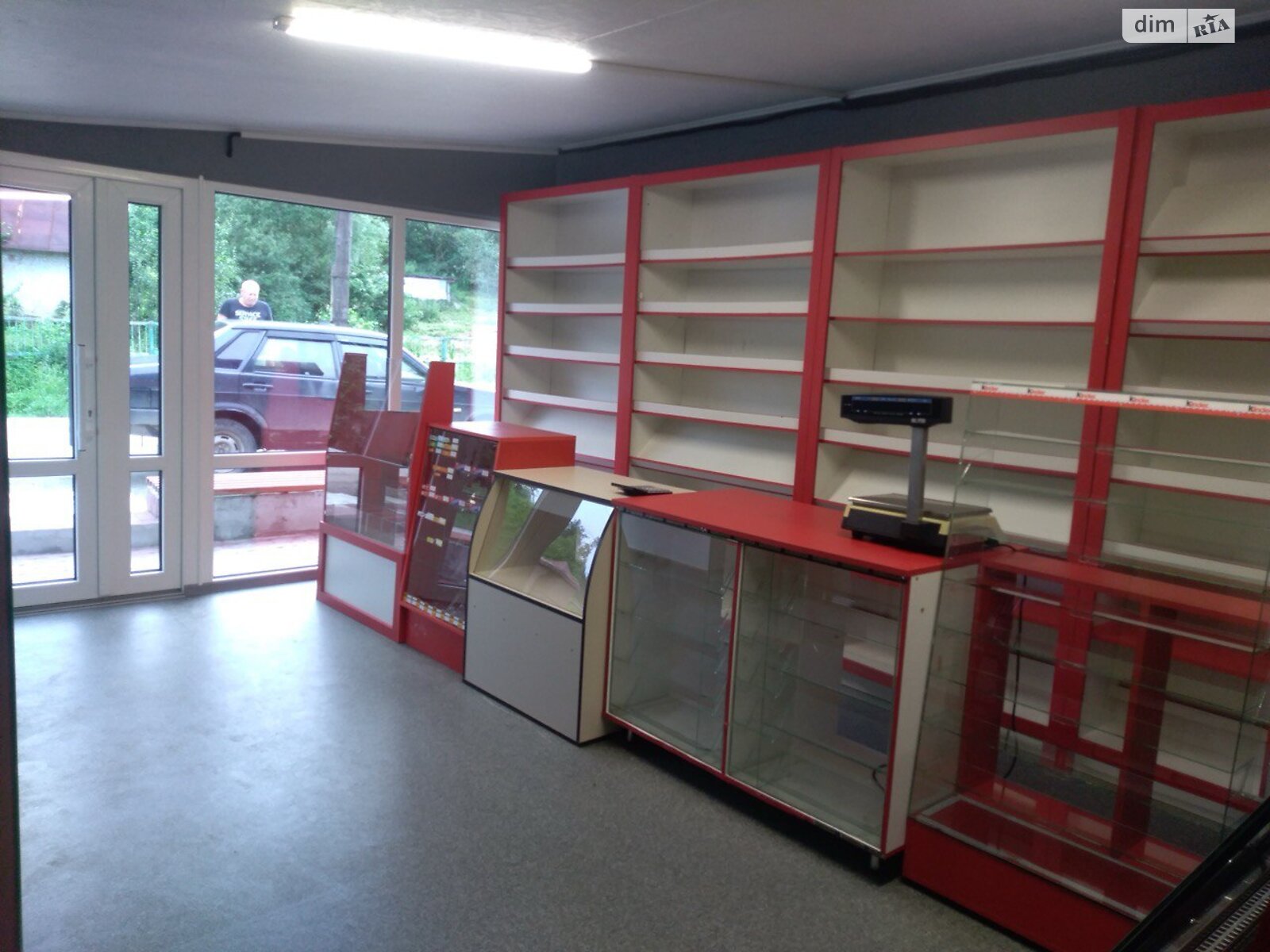 Коммерческое помещение в Зубове, Стависская улица 11, цена продажи: 5 500 долларов за объект фото 1