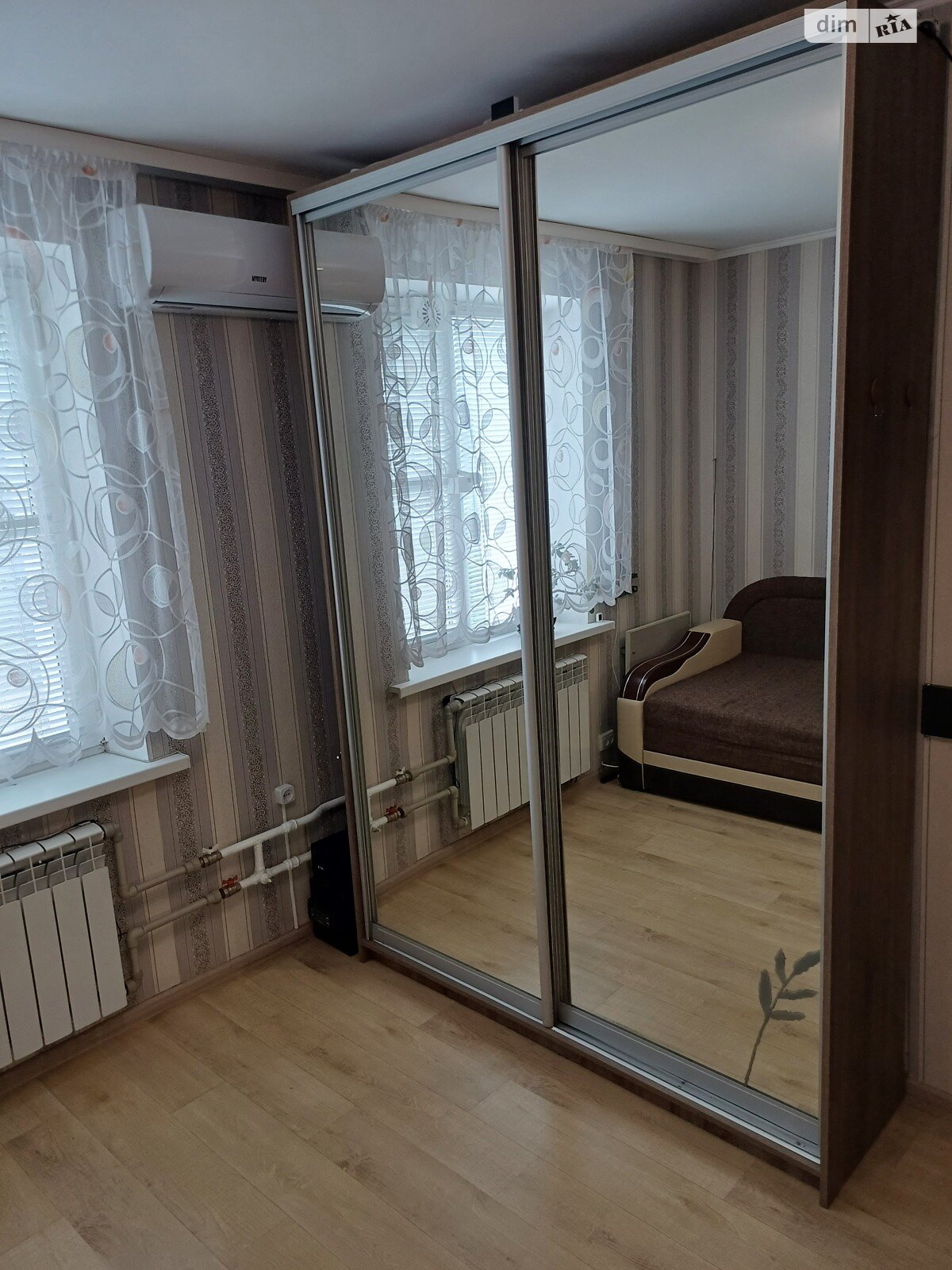 Кімната в Броварах на вул. Михайла Грушевського 1 в районі Зелений Попугай на продаж фото 1 Кімната в Броварах на вул. Михайла Грушевського 1 в районі Зелений Попугай на продаж фото 1